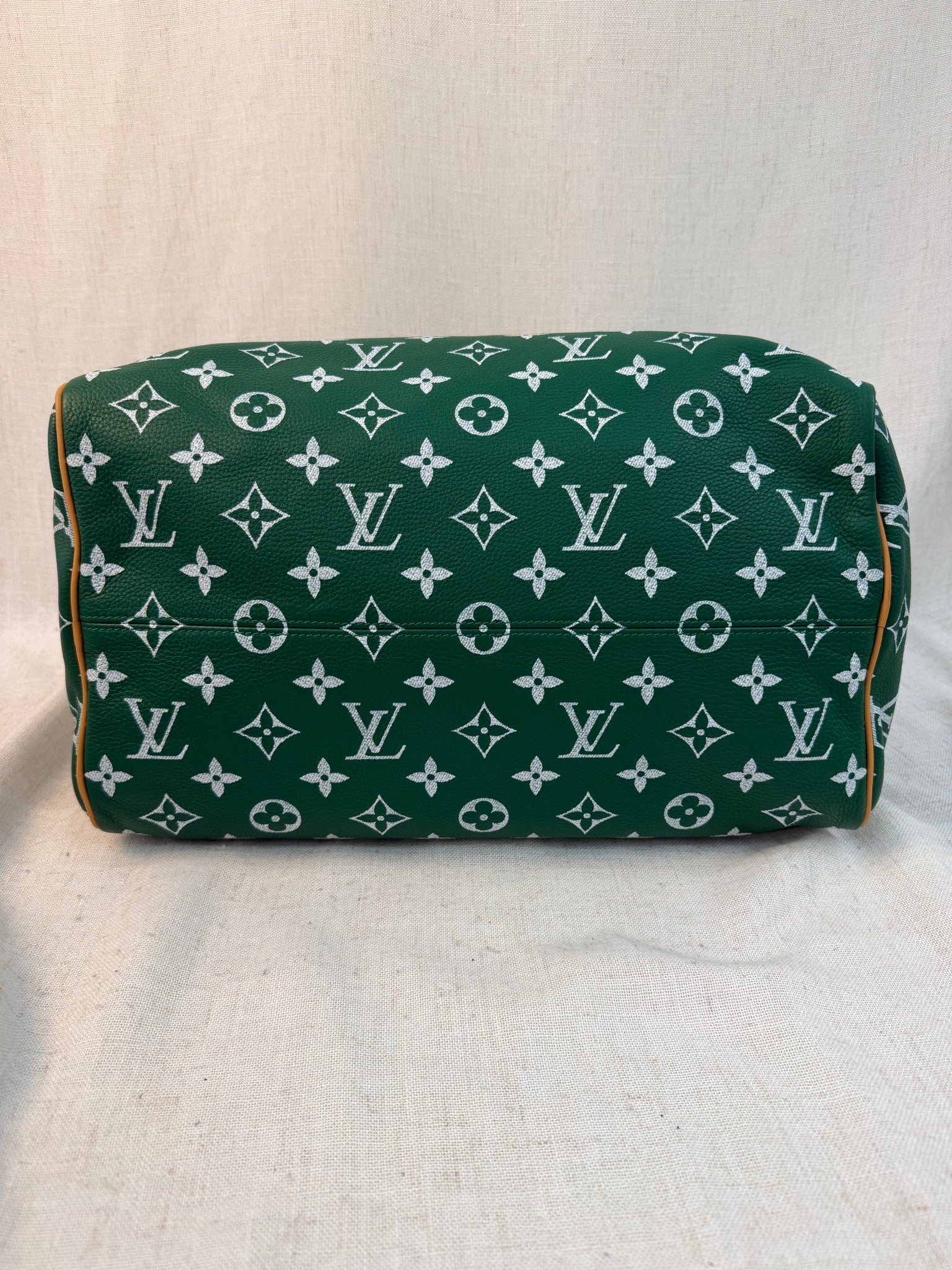 BRAND NEW- Louis Vuitton Green Calfskin Speedy P9 Bandouliere 40 Bag