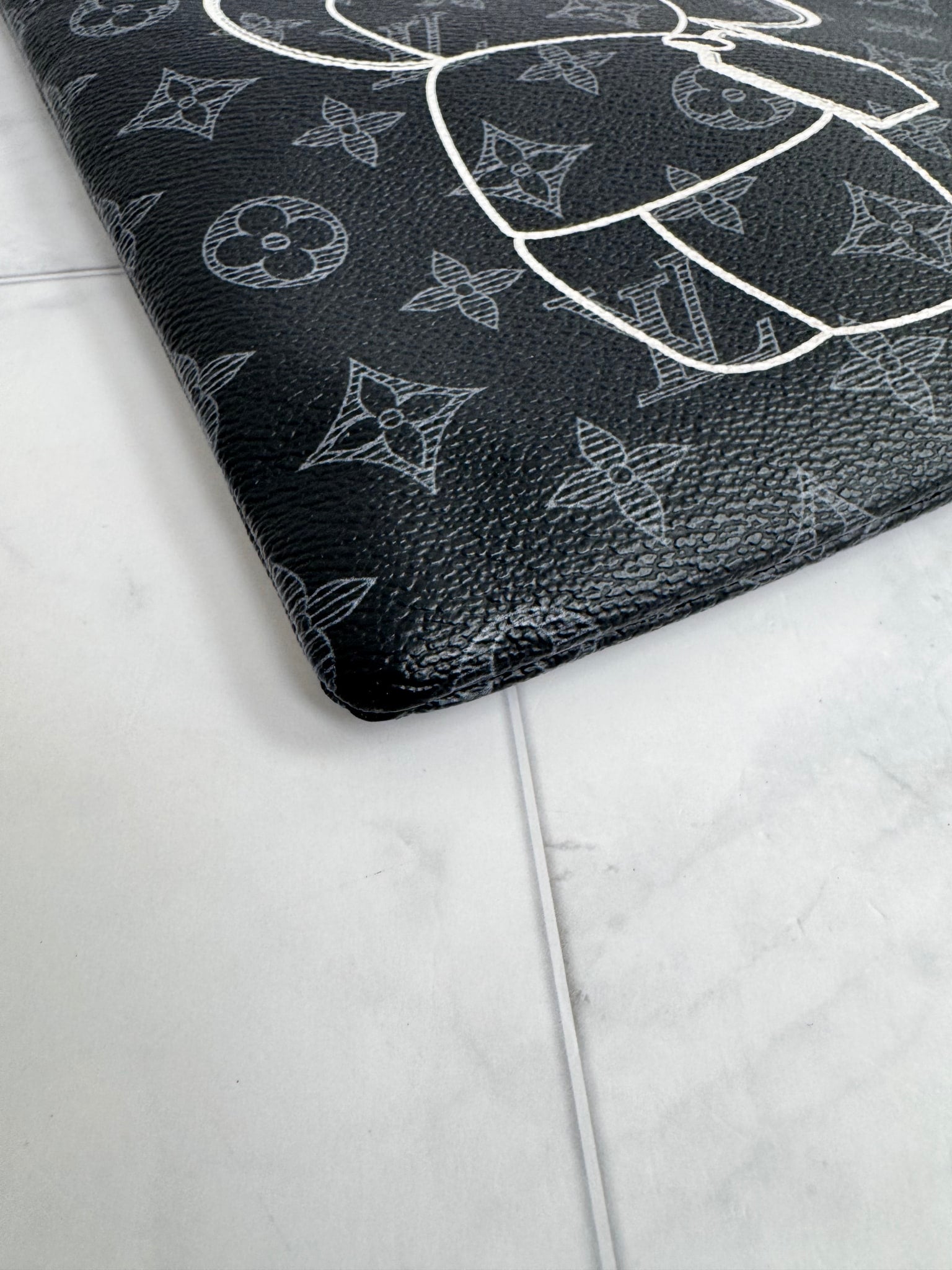Louis Vuitton Monogram Eclipse Vivienne Pochette Apollo GM
