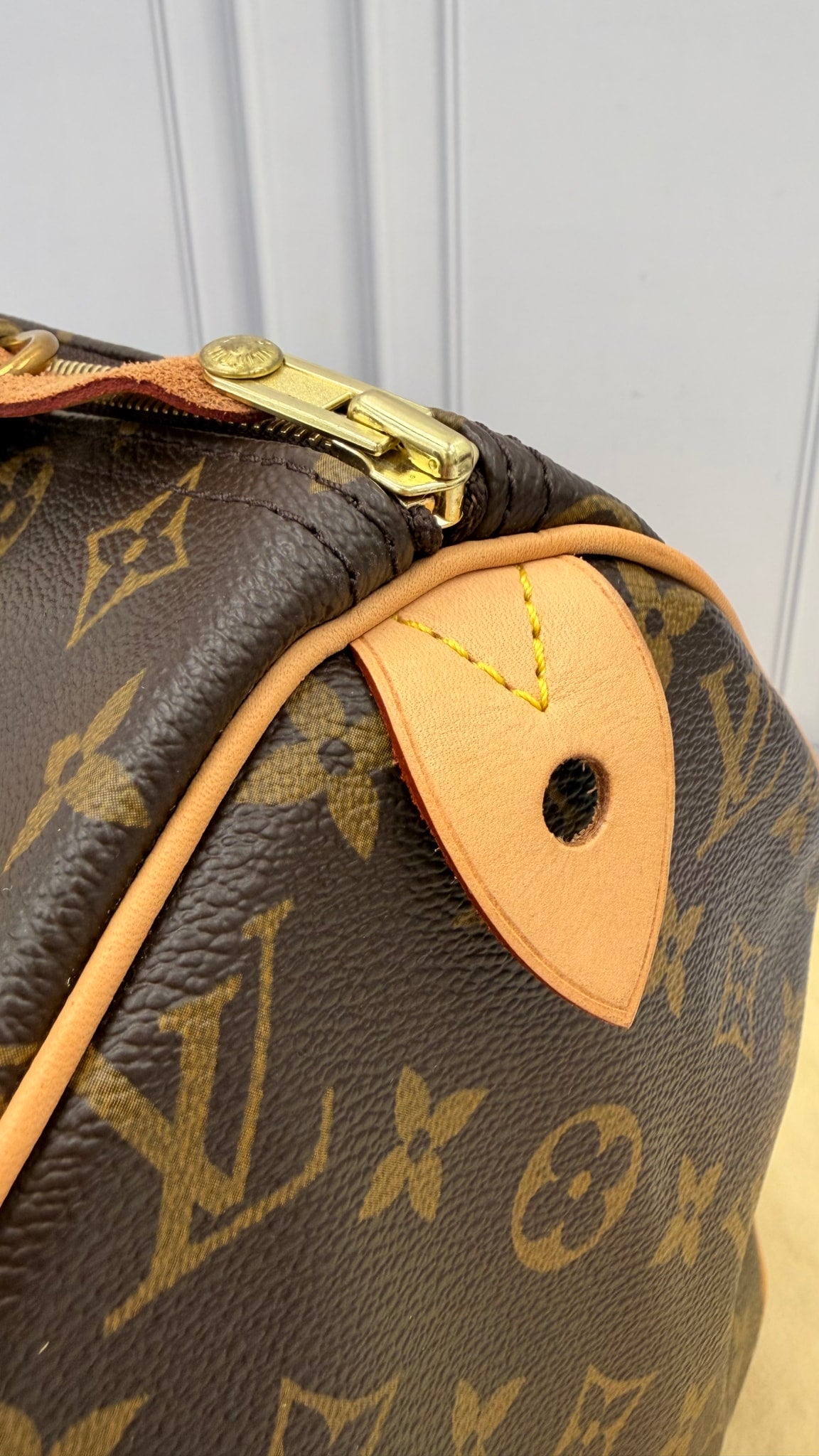 LIKE NEW- Louis Vuitton Monogram Speedy 30
