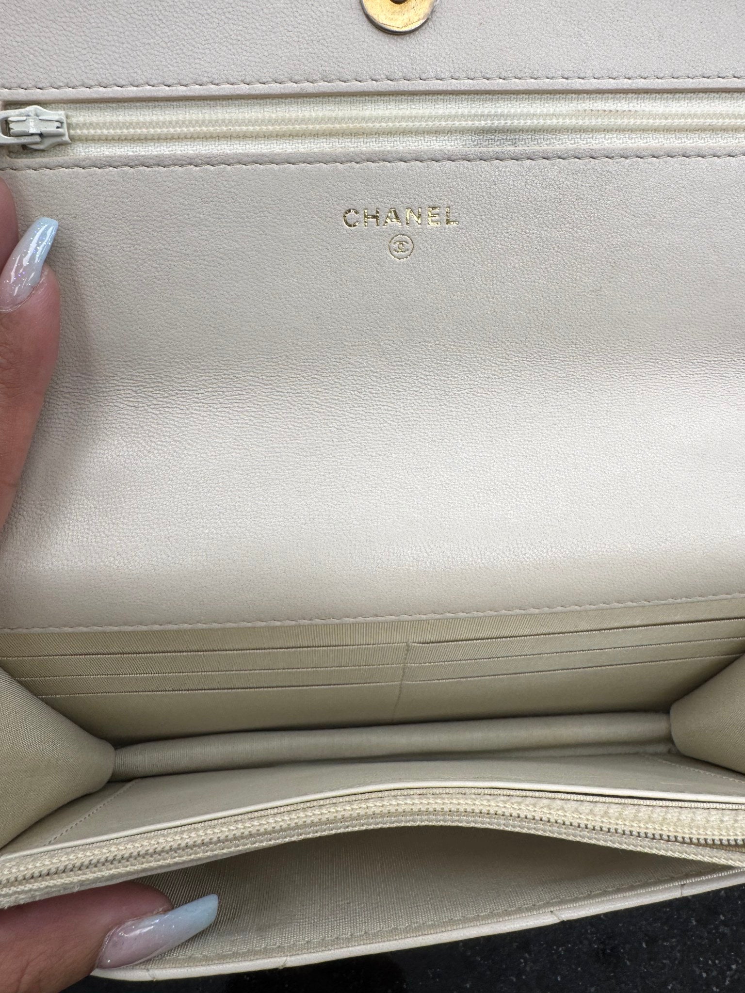 Chanel 19 Ivory Quilted Lambskin Wallet On A Chain