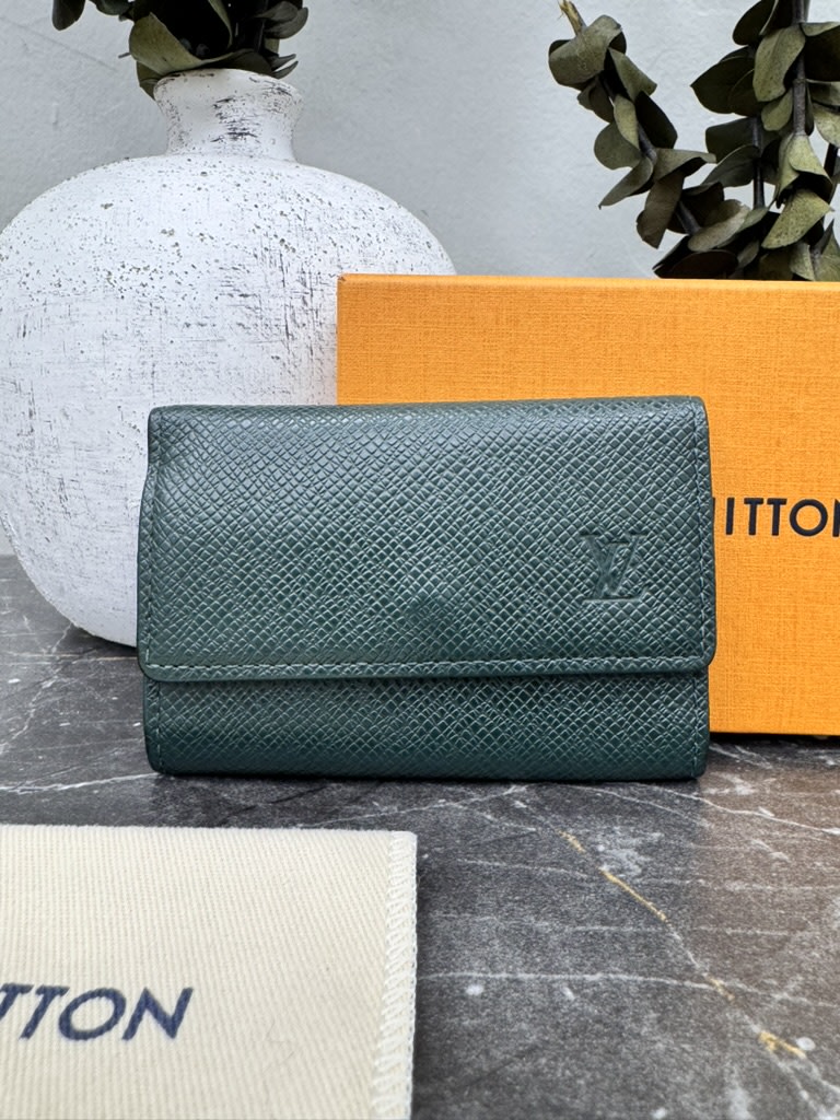 Louis Vuitton Green Taiga Leather 6 Ring Key Case