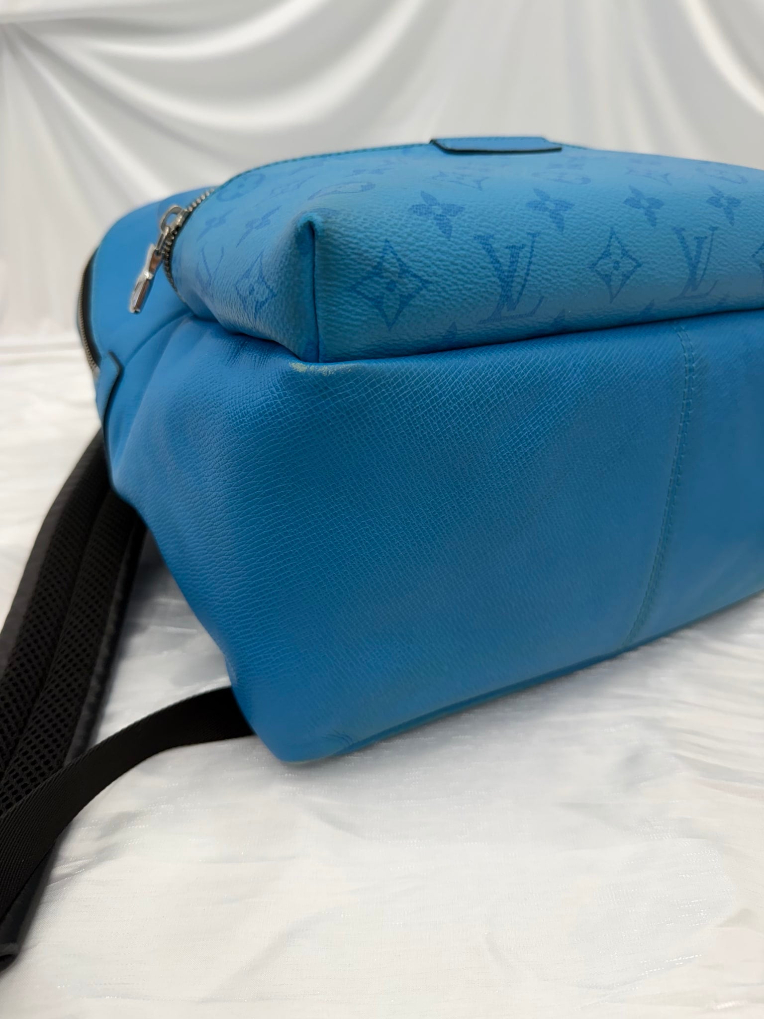 Louis Vuitton Miami Blue Taigarama Discovery Backpack