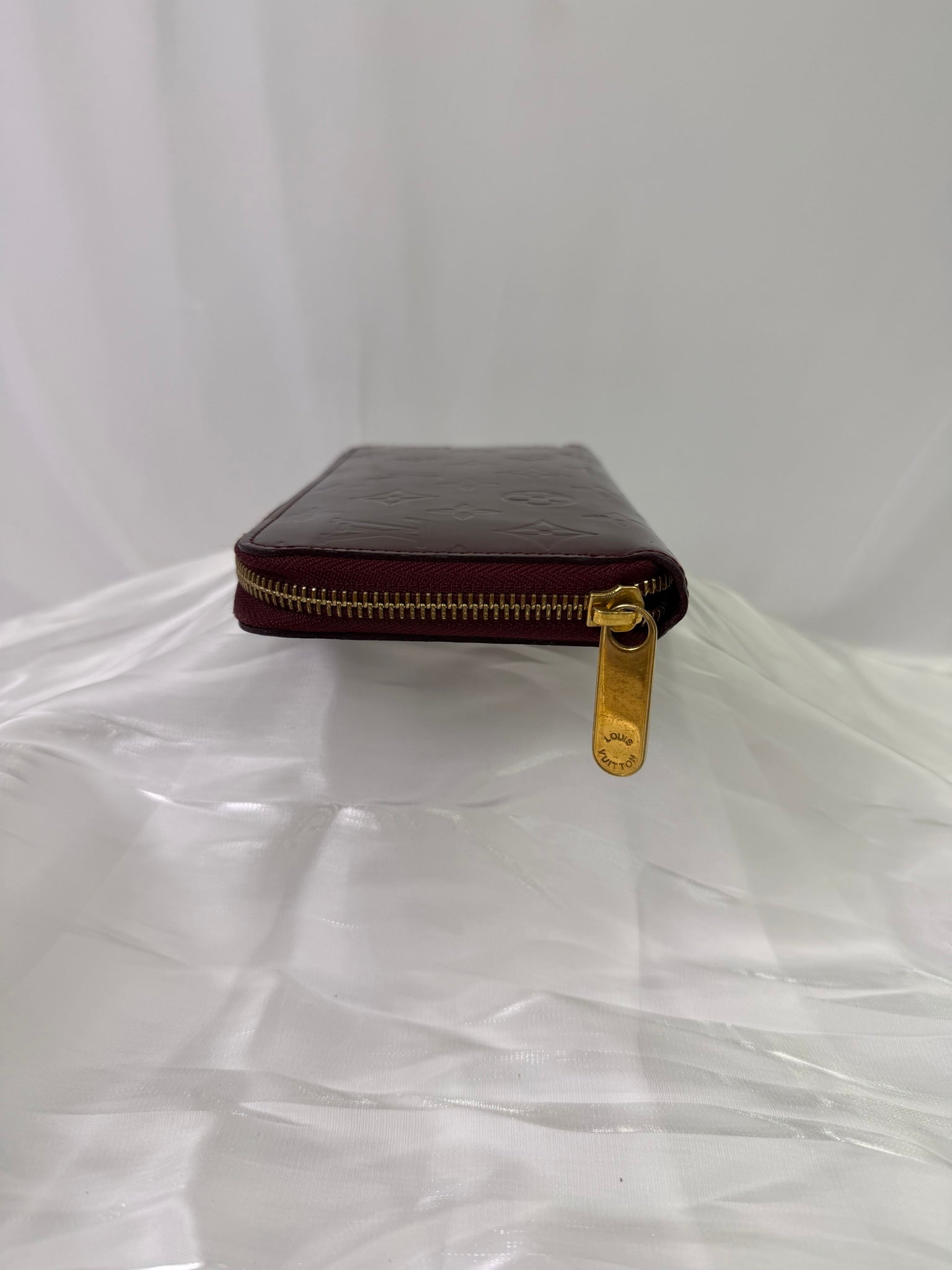 Louis Vuitton Plum Vernis Leather Zippy Wallet