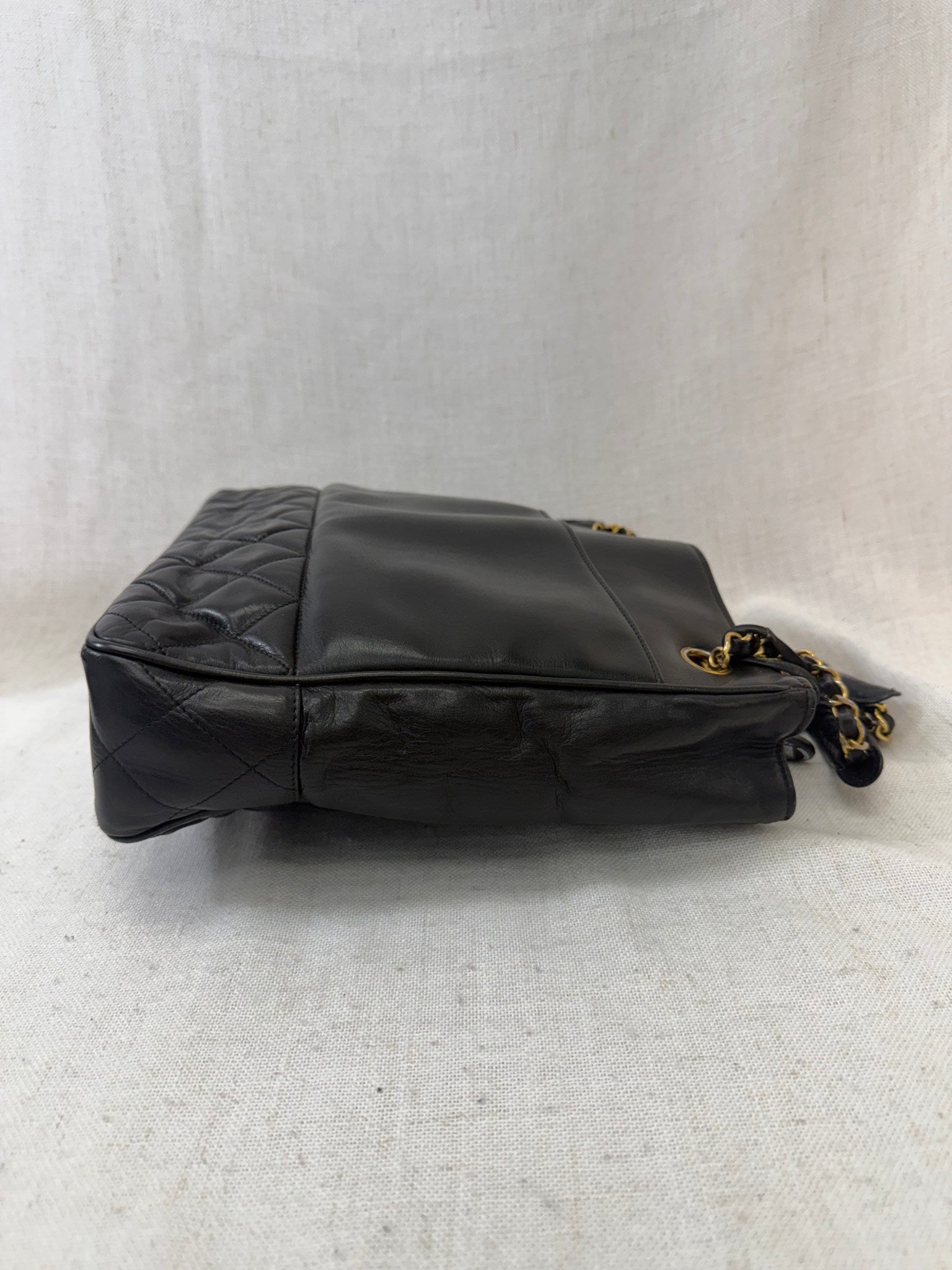 Chanel Black Lambskin Chain Shoulder bag