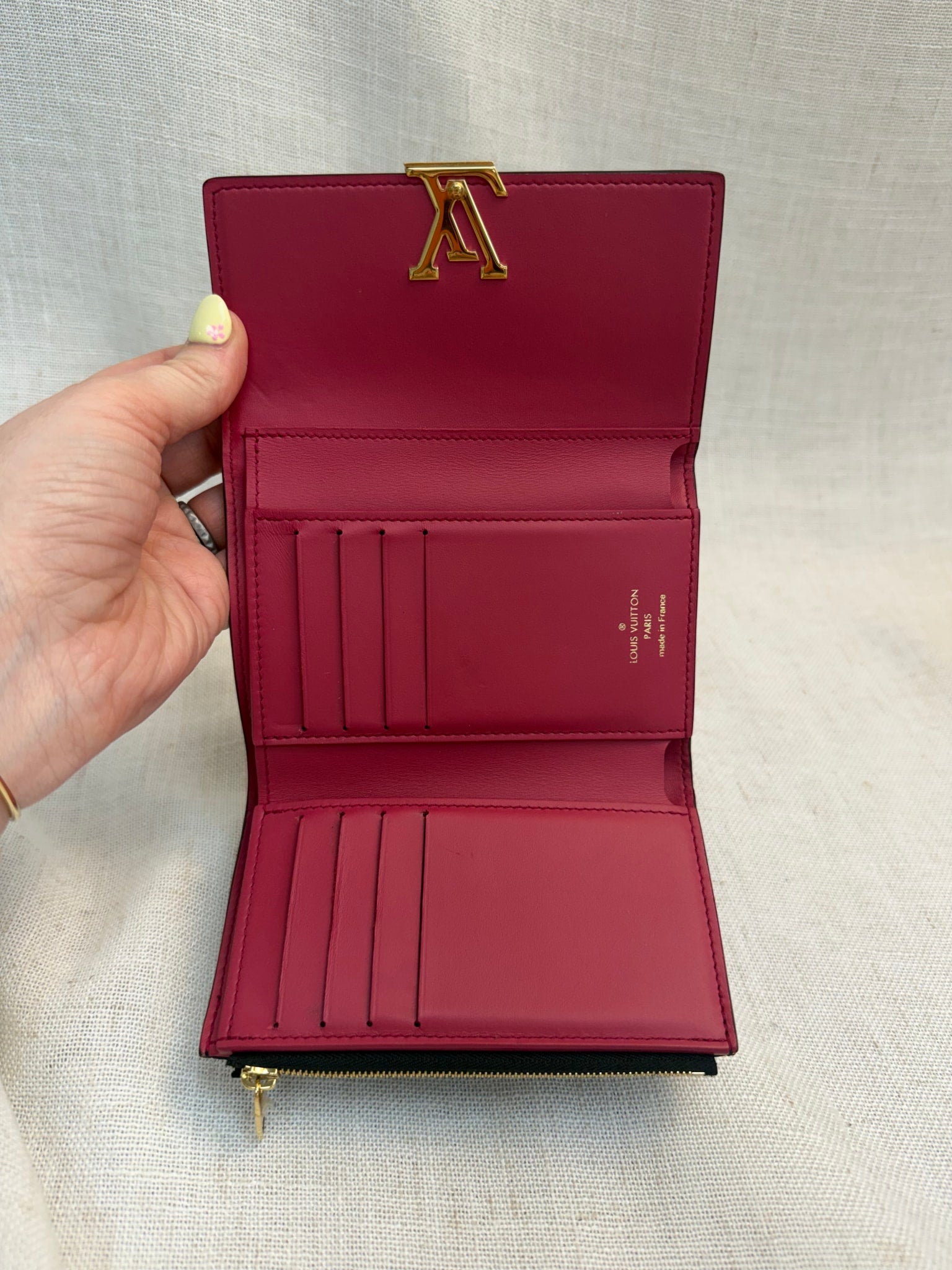 Louis Vuitton Black Leather Capucines Compact Wallet