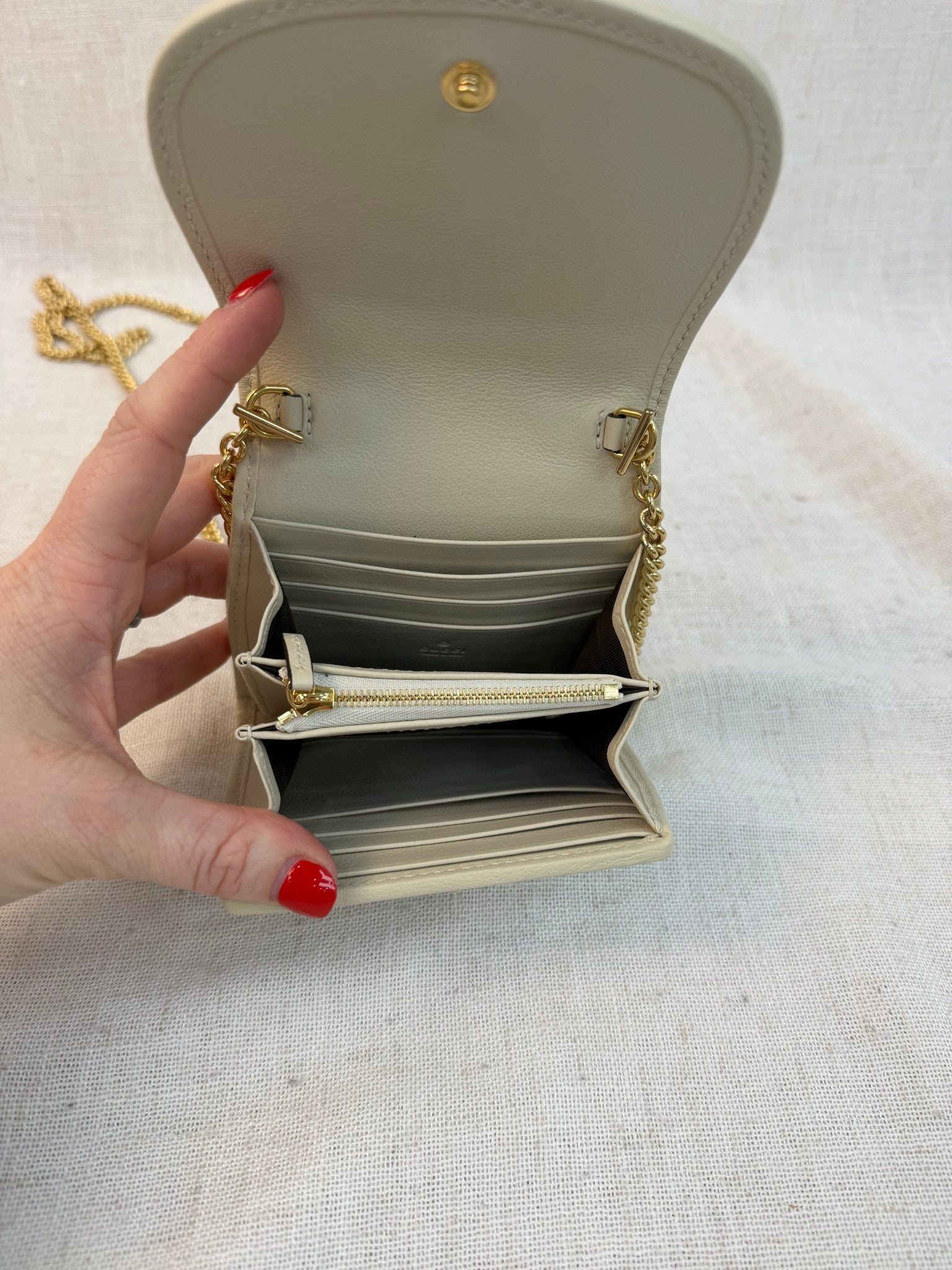 LIKE NEW-Gucci Cream Leather Blondie Wallet On Chain Bag