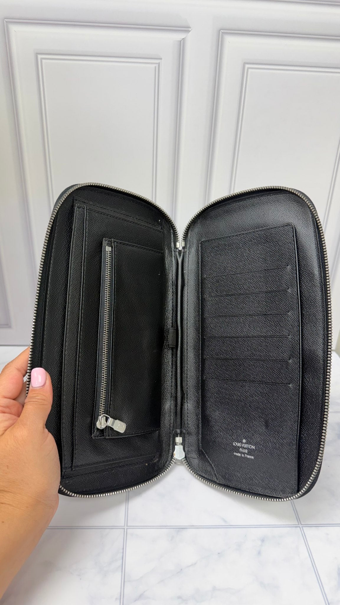 Louis Vuitton Black Taiga Leather Atoll Travel Organizer