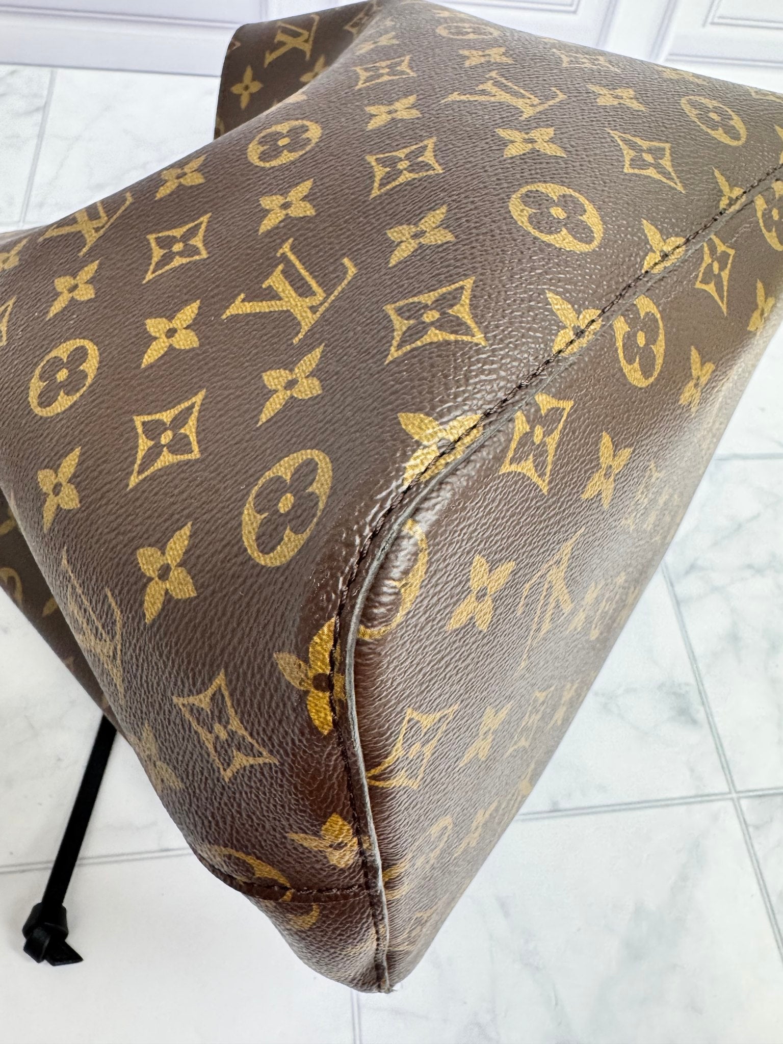 Louis Vuitton Monogram Neonoe MM