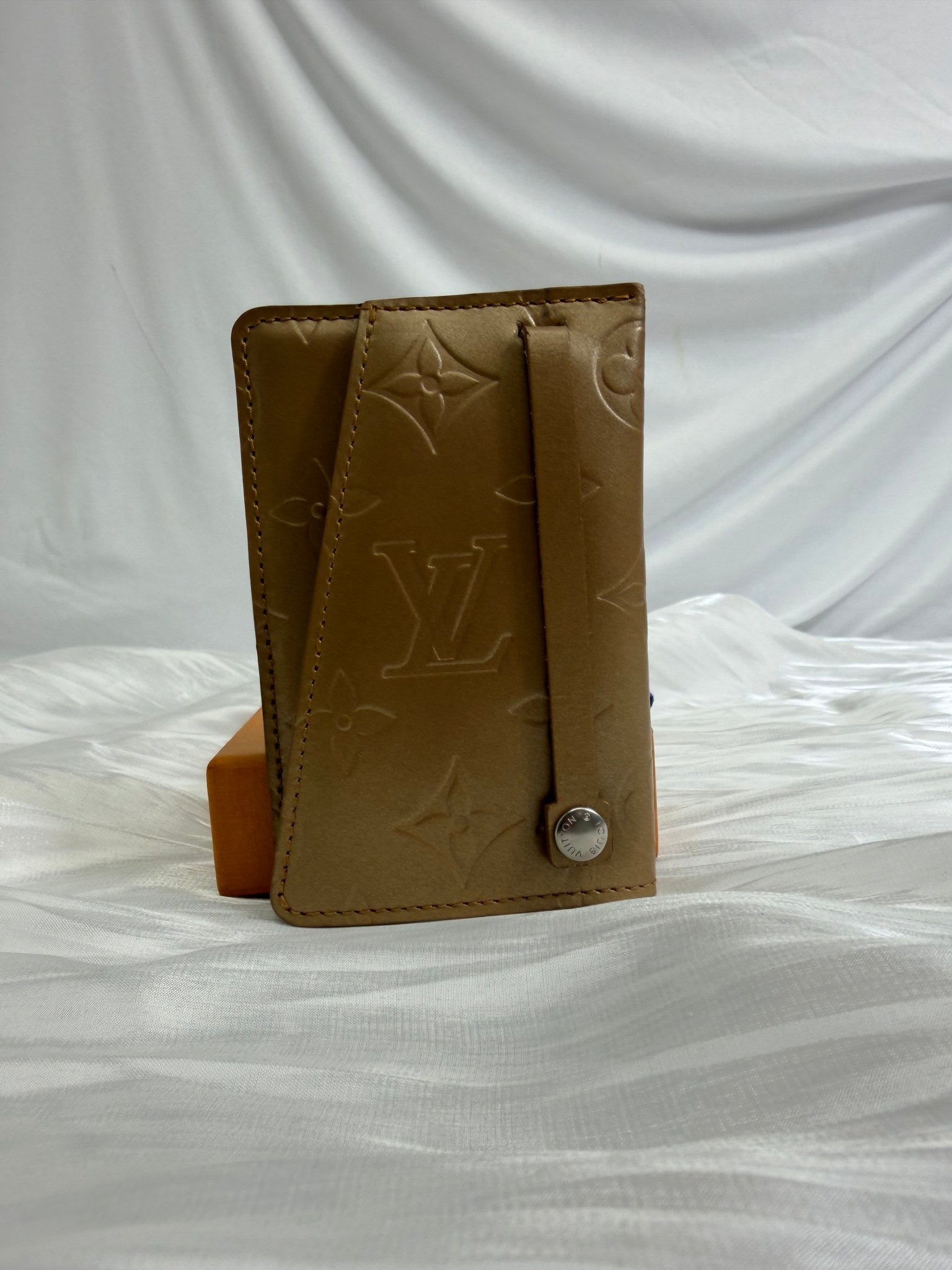 Louis Vuitton Monogram Gold Matte Vernis Key Holder