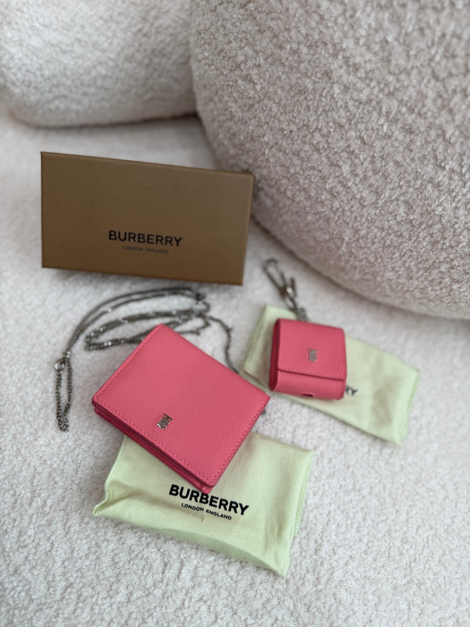 Burberry Pink Pebbled Leather Compact Wallet on a Chain & Airpod Case