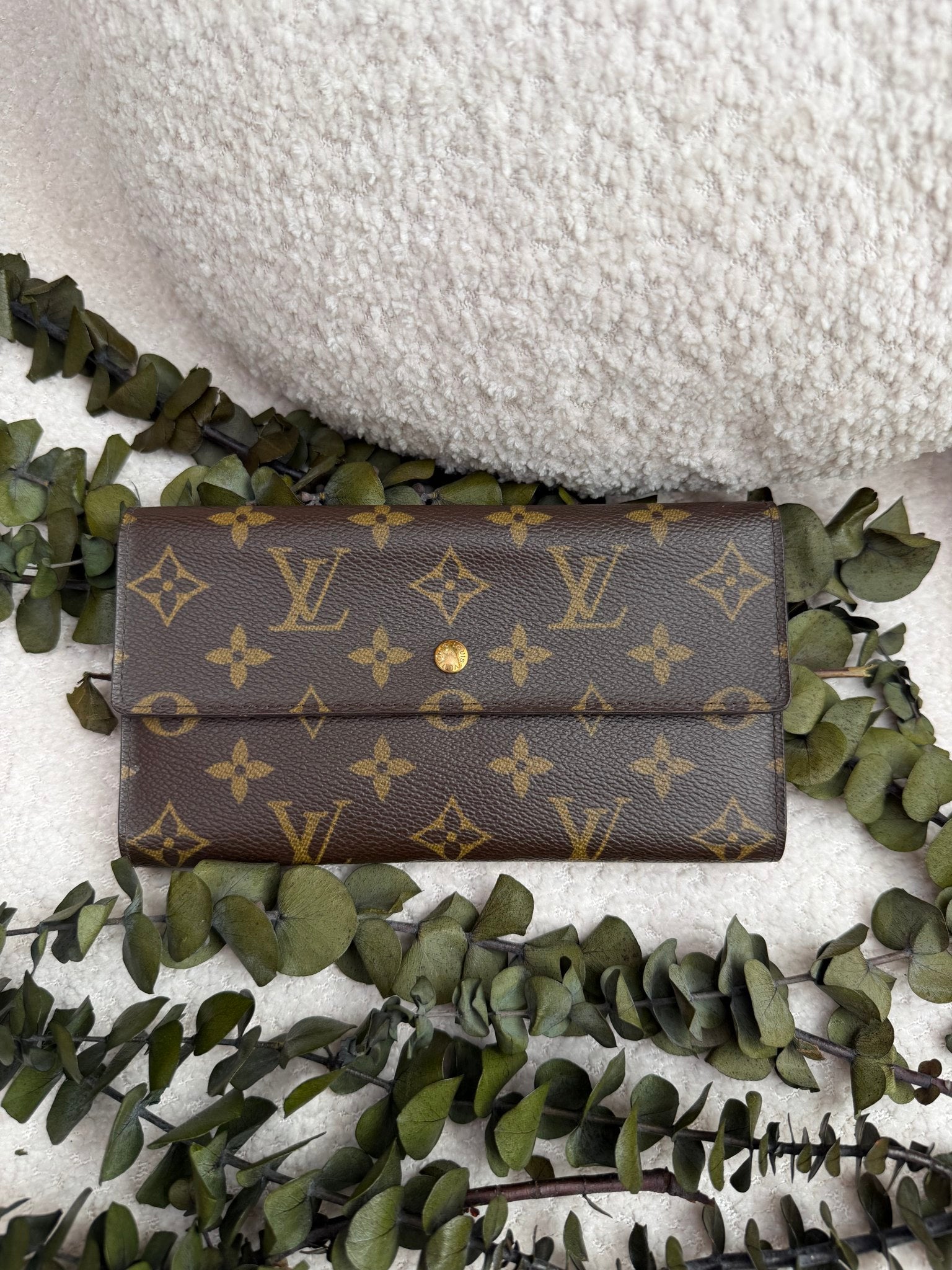 Louis Vuitton Monogram International Wallet