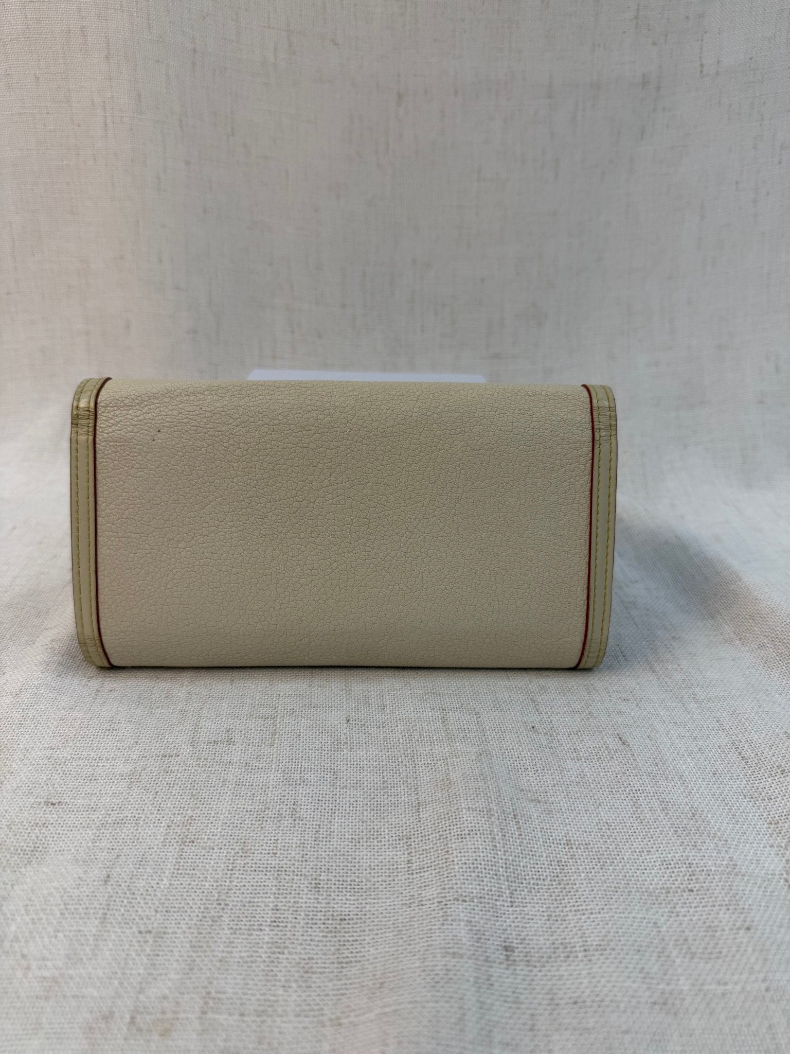 Louis Vuitton Cream Leather Suhali International Wallet