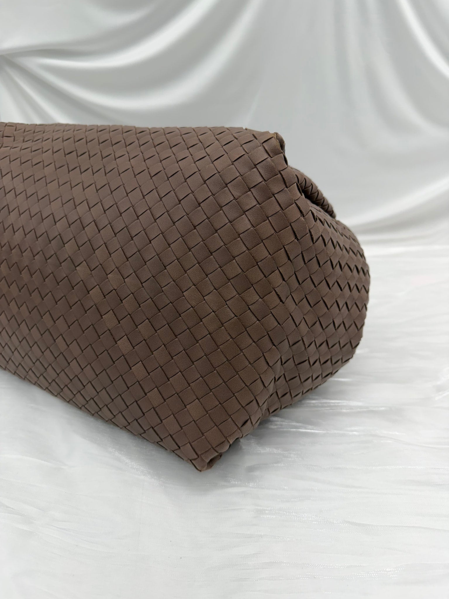 Bottega Veneta Dark Mauve Intrecciato Leather Parachute Shoulder Bag