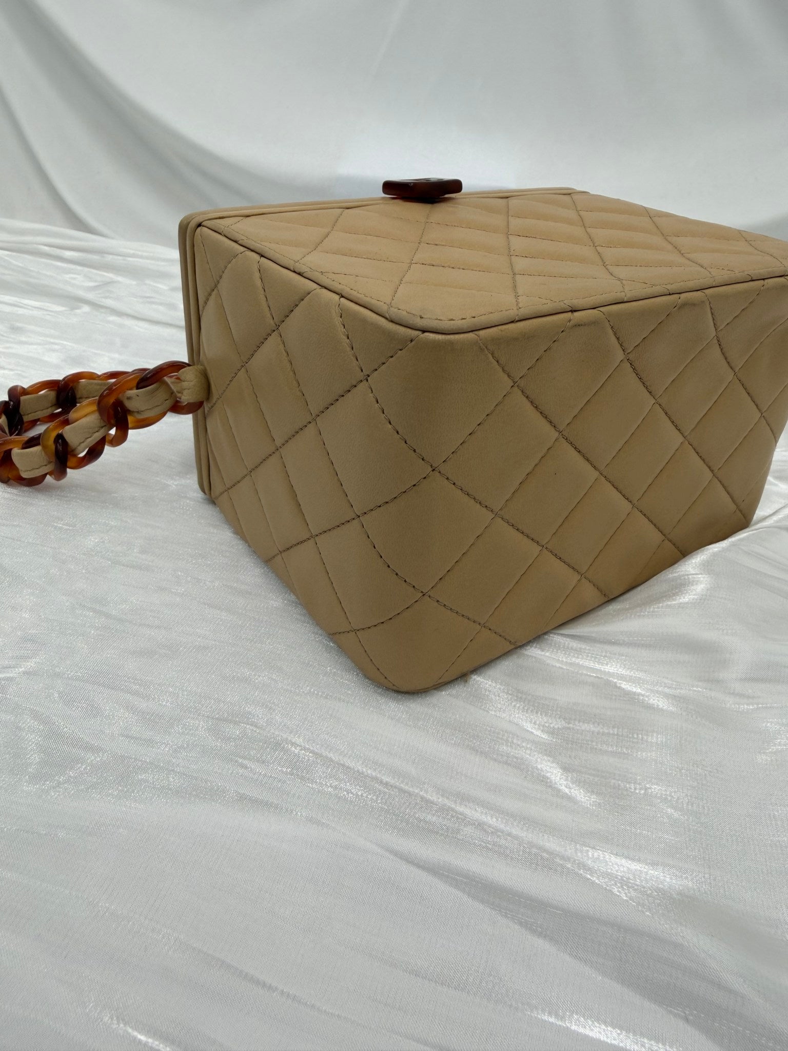 Chanel Vintage Beige Lambskin & Tortoiseshell Vanity Bag