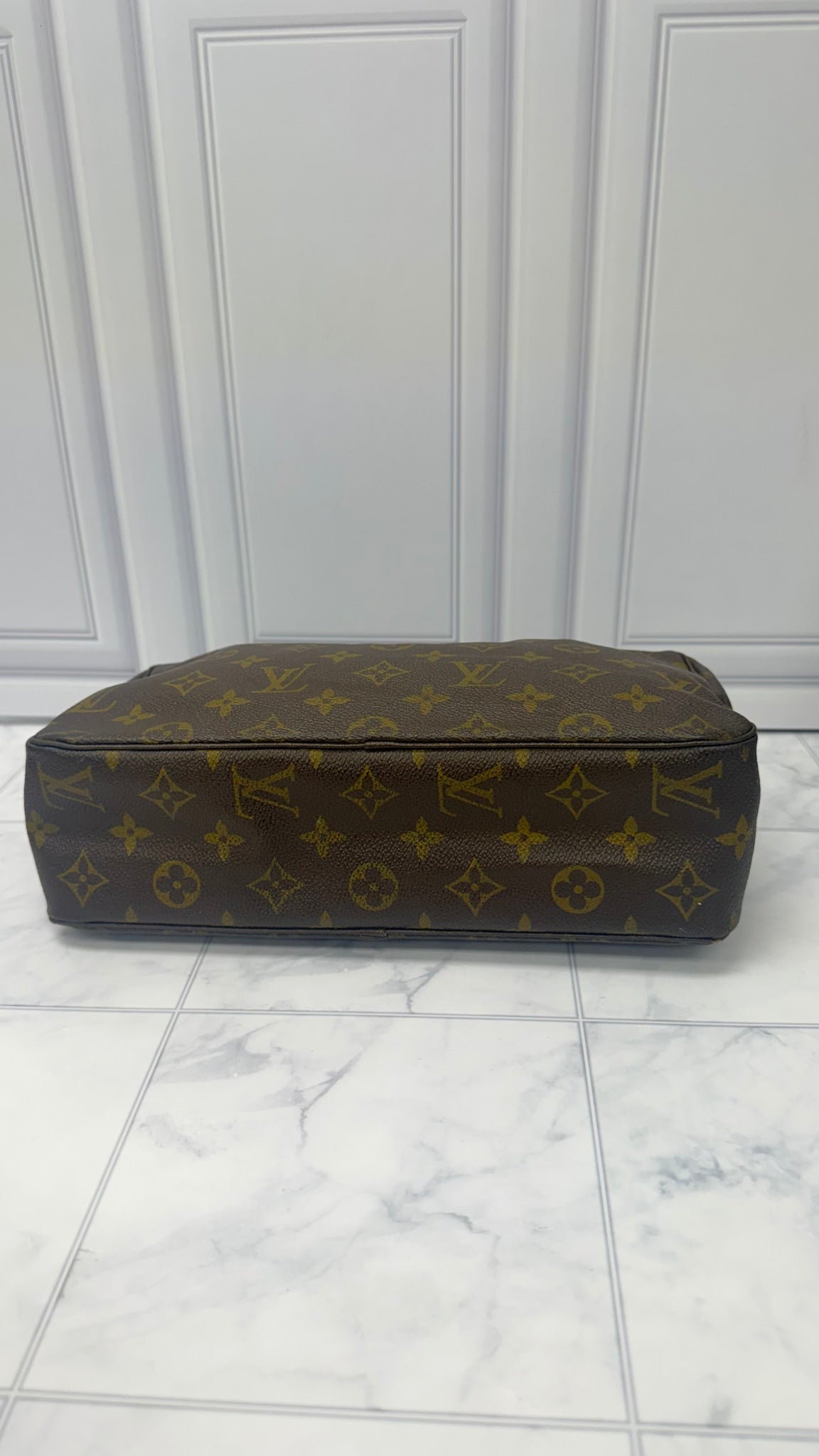 Louis Vuitton Monogram Trousse 28 Travel Case