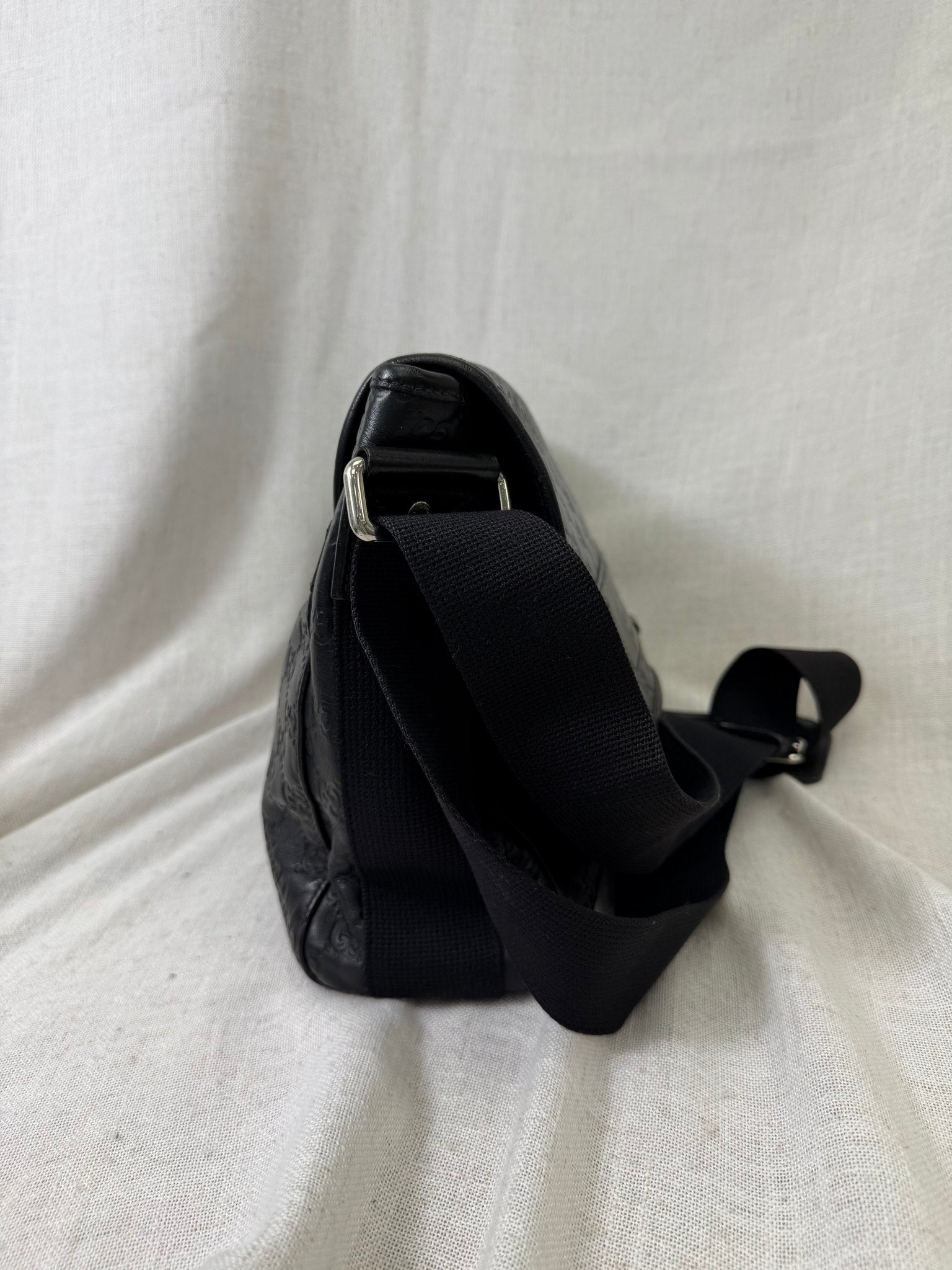 Gucci Black Leather Guccissima Messenger Bag