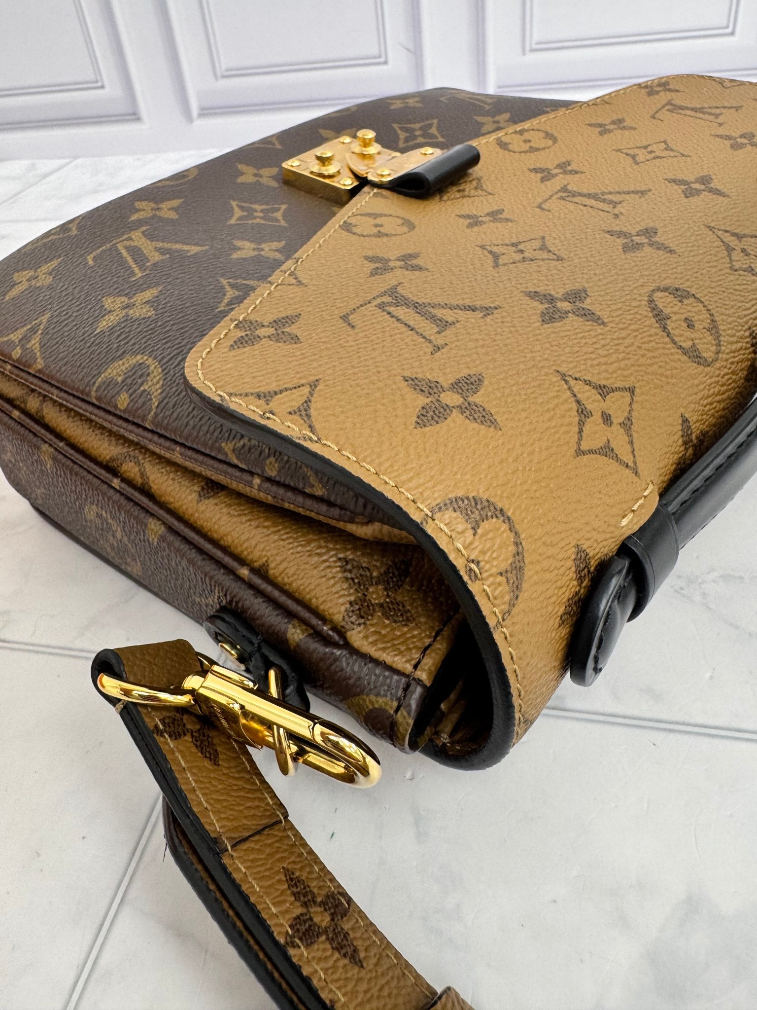 LIKE NEW - Louis Vuitton Reverse Monogram Giant Pochette Metis