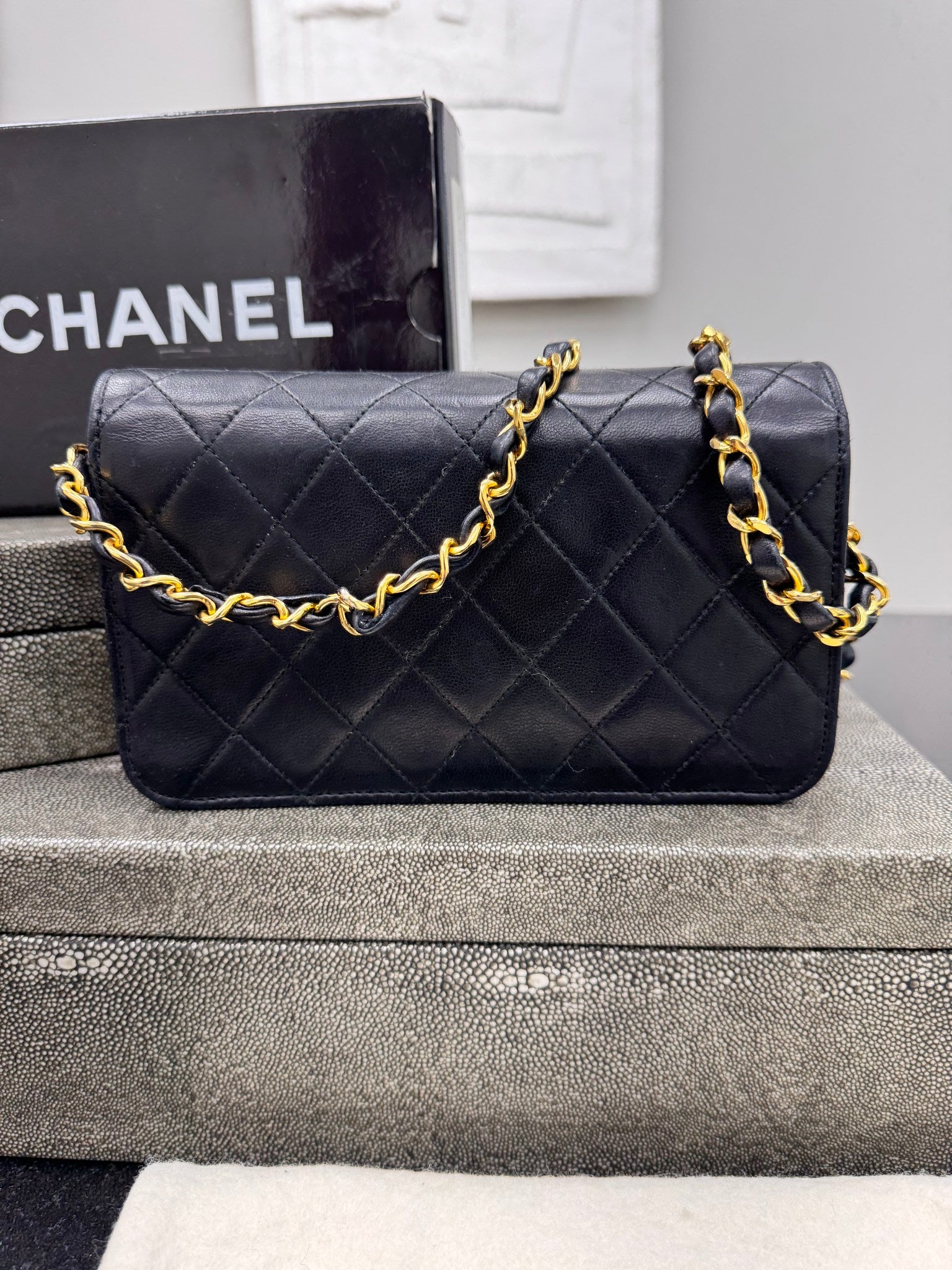 Chanel Black Diamond Quilted Leather Wallet On A Chain Bag
