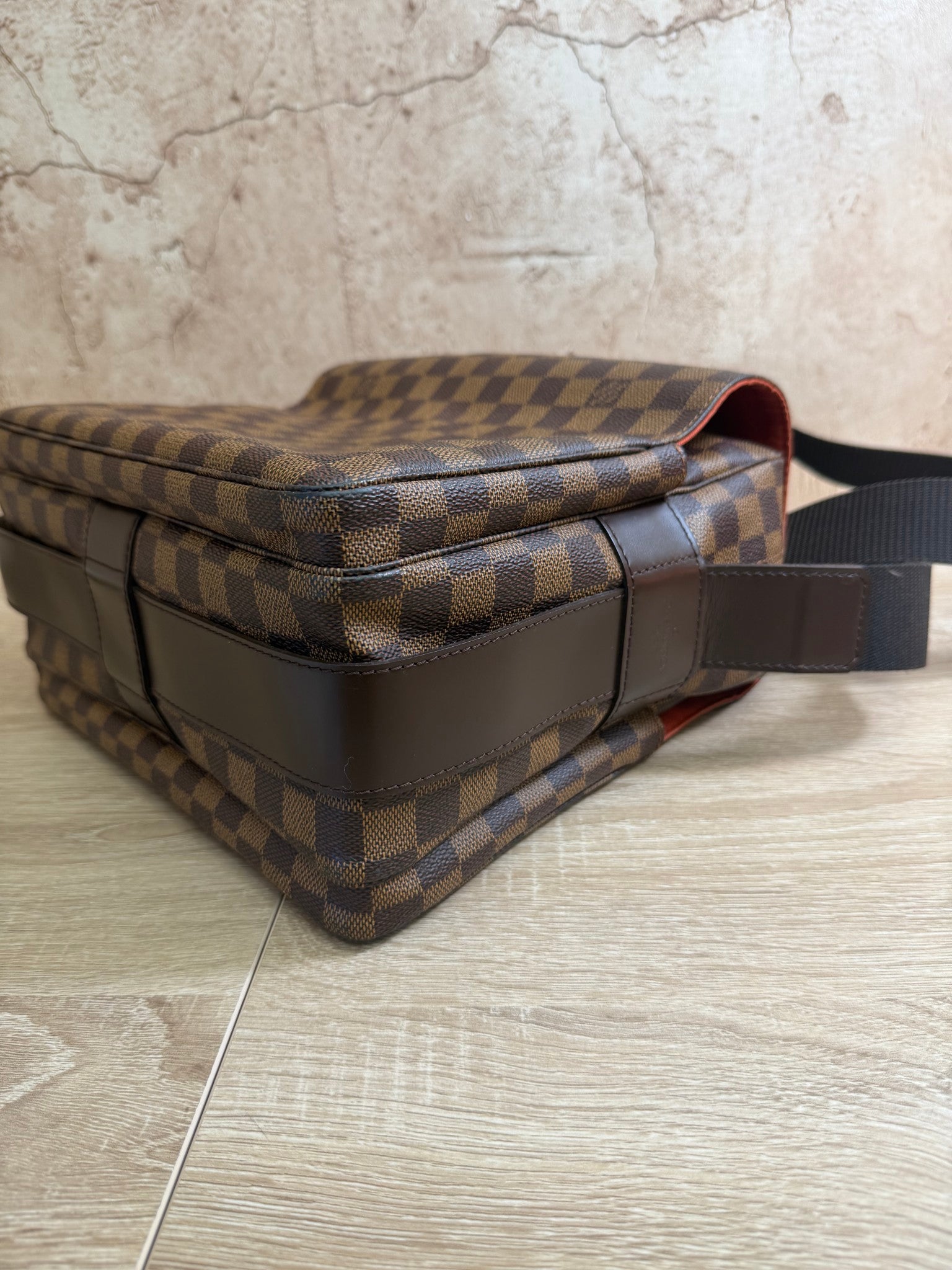 LIKE NEW Louis Vuitton Damier Ebene Naviglio Messenger Bag