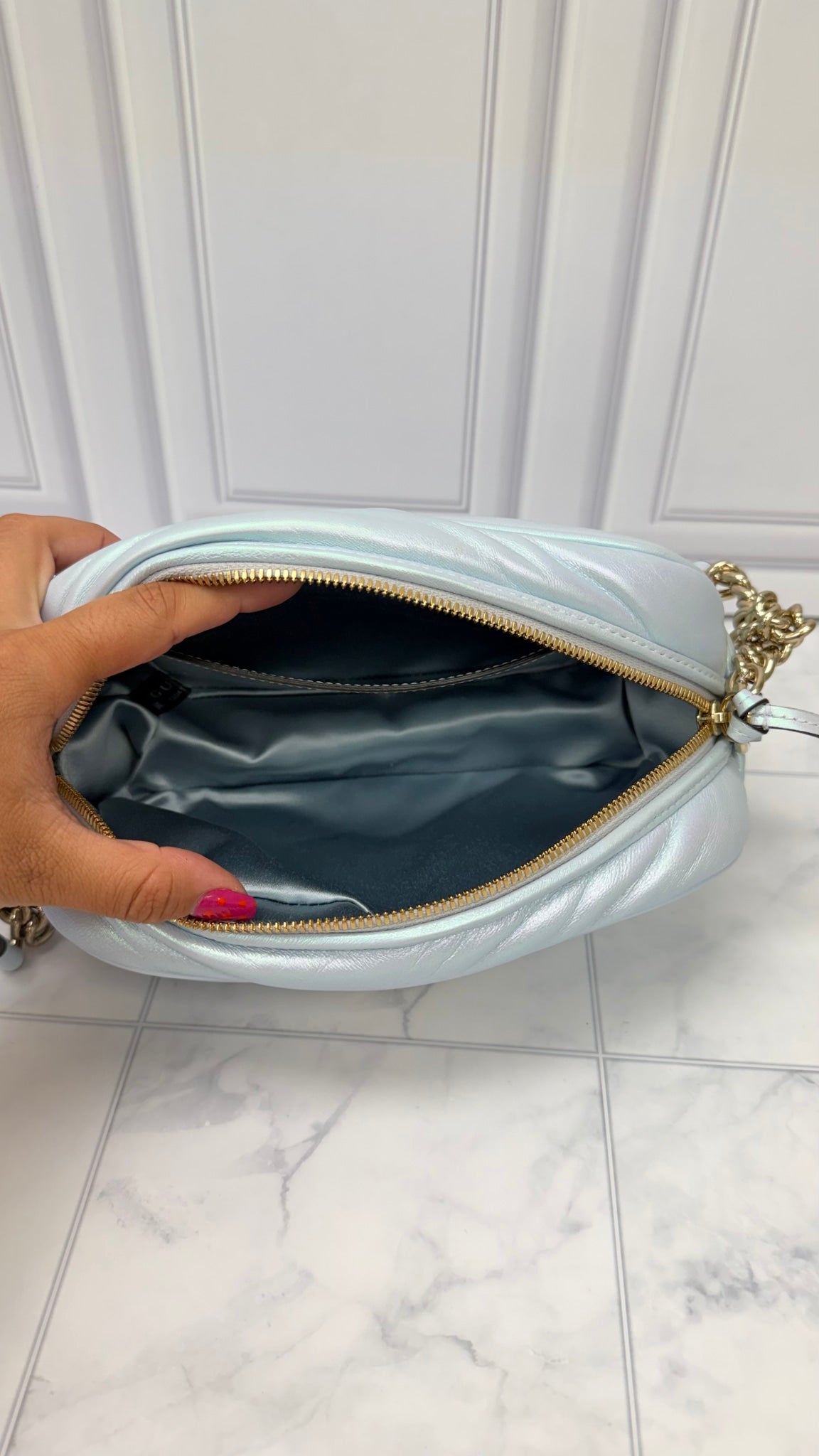 BRAND NEW - Gucci Iridescent Leather GG Marmont Crossbody Bag