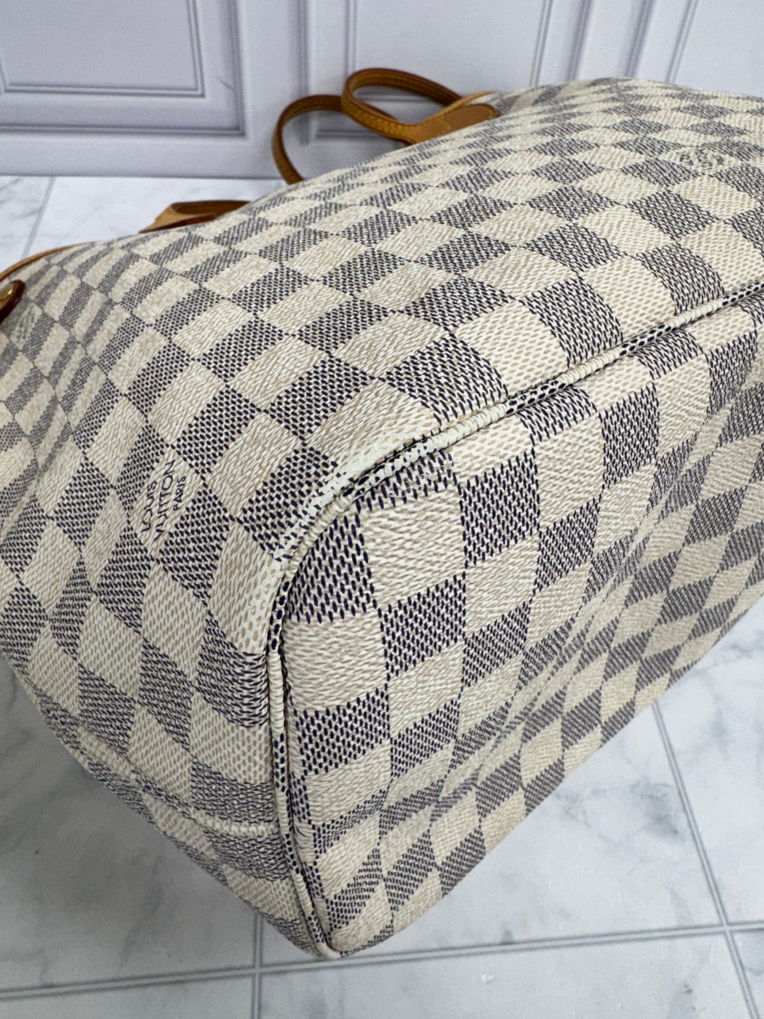 Louis Vuitton Damier Azur Neverfull Tote Bag MM