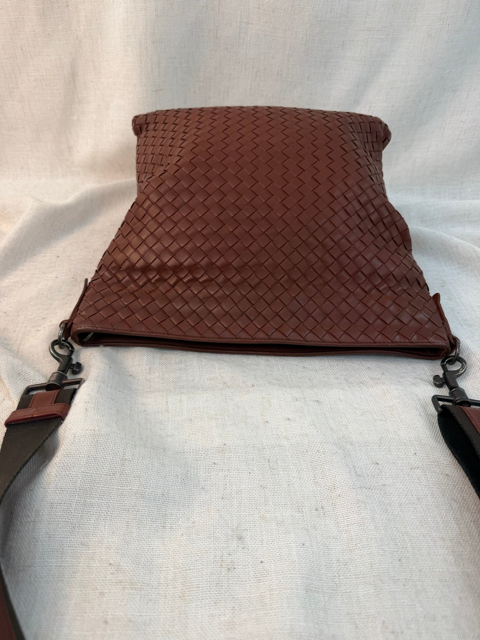Bottega Veneta Rust Leather Intrecciato Messenger Shoulder Bag