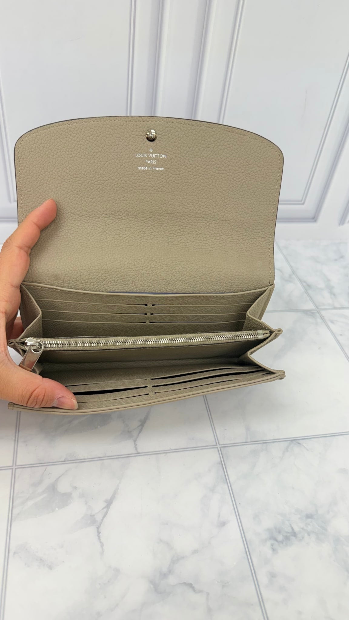 Louis Vuitton Grey Mahina Leather Iris Wallet