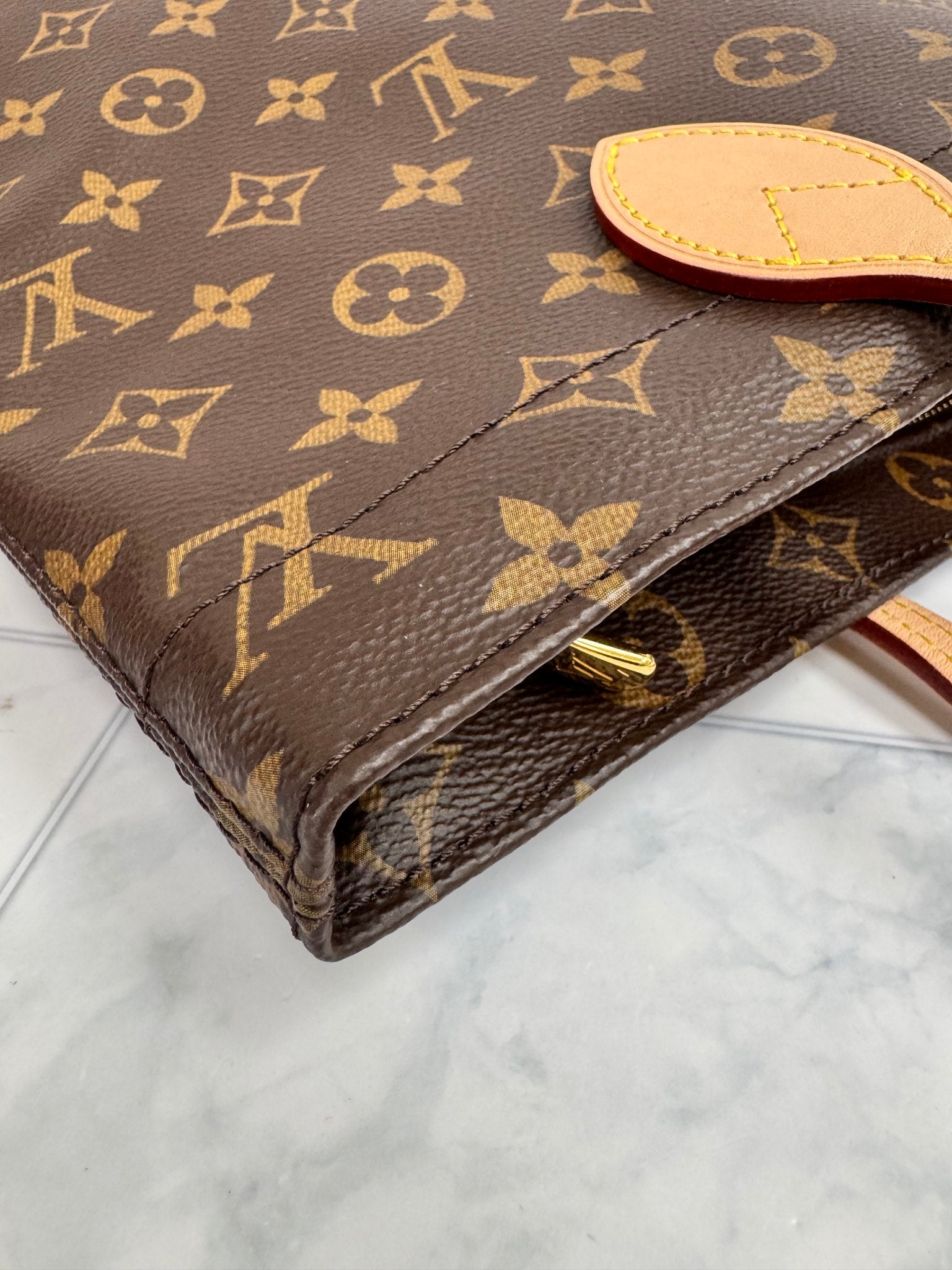 LIKE NEW - Louis Vuitton Monogram Carry It Tote Bag