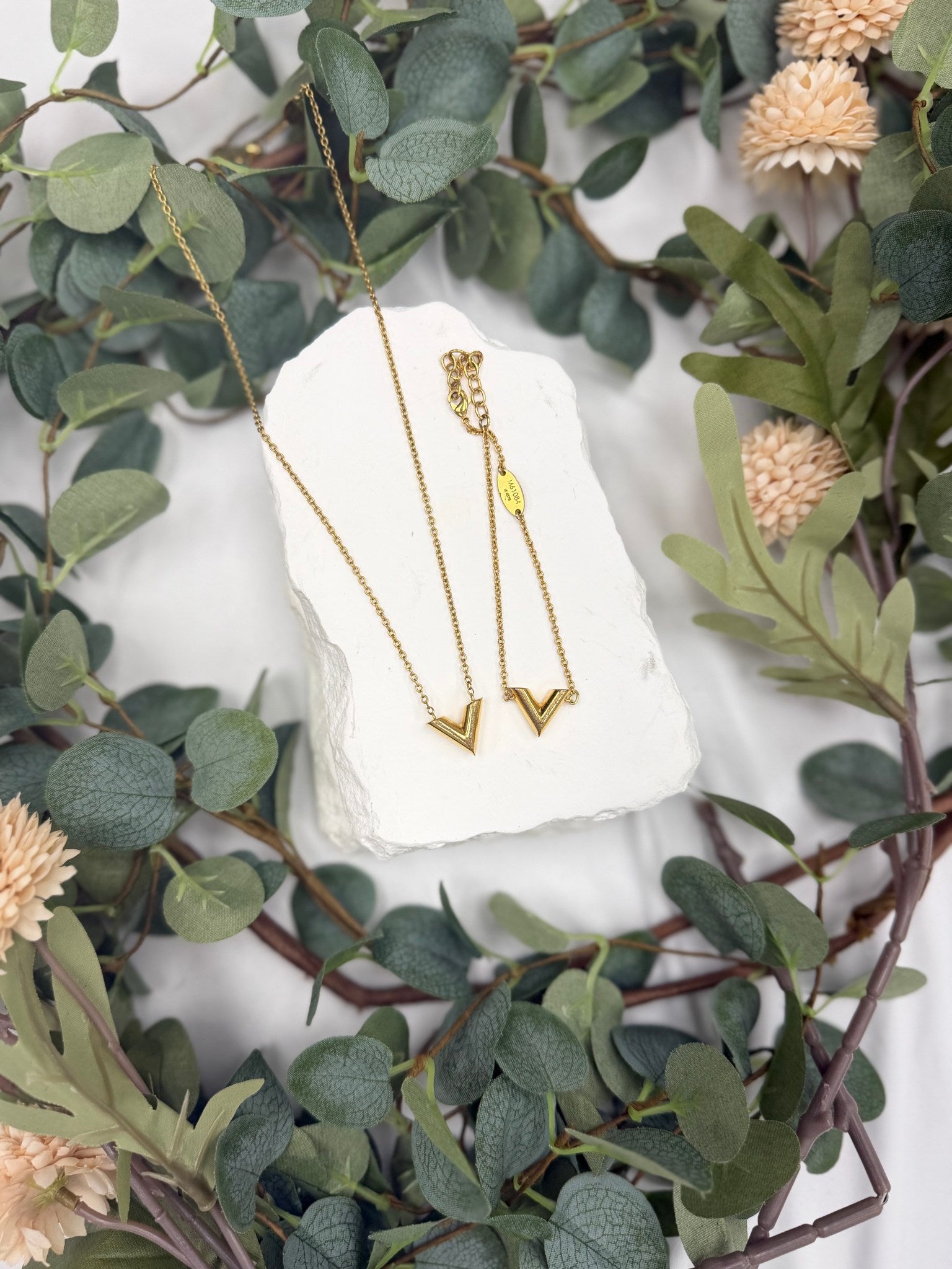 Louis Vuitton Gold Essential V Necklace And Bracelet