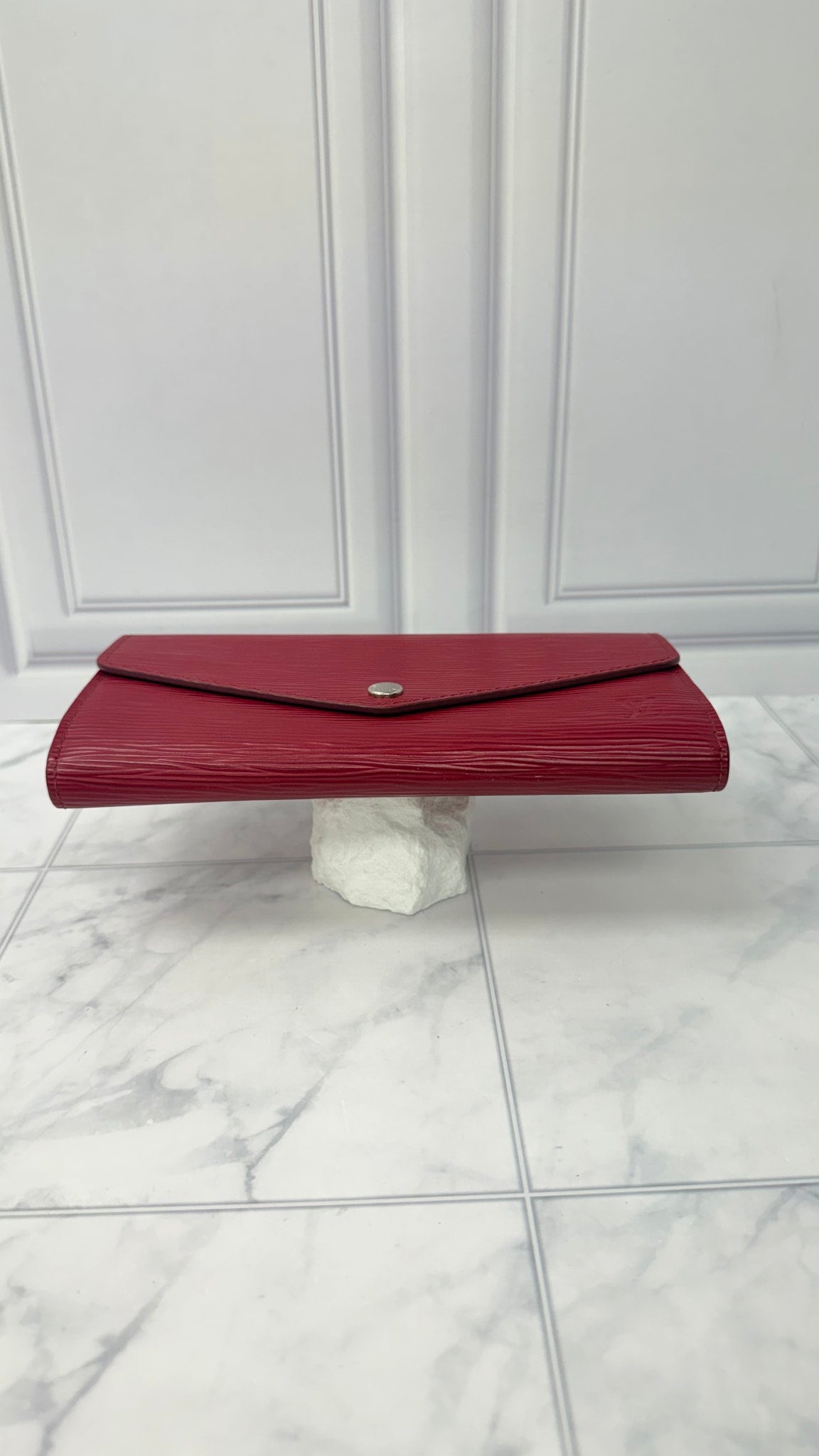 Louis Vuitton Pink Epi Leather Sarah Wallet