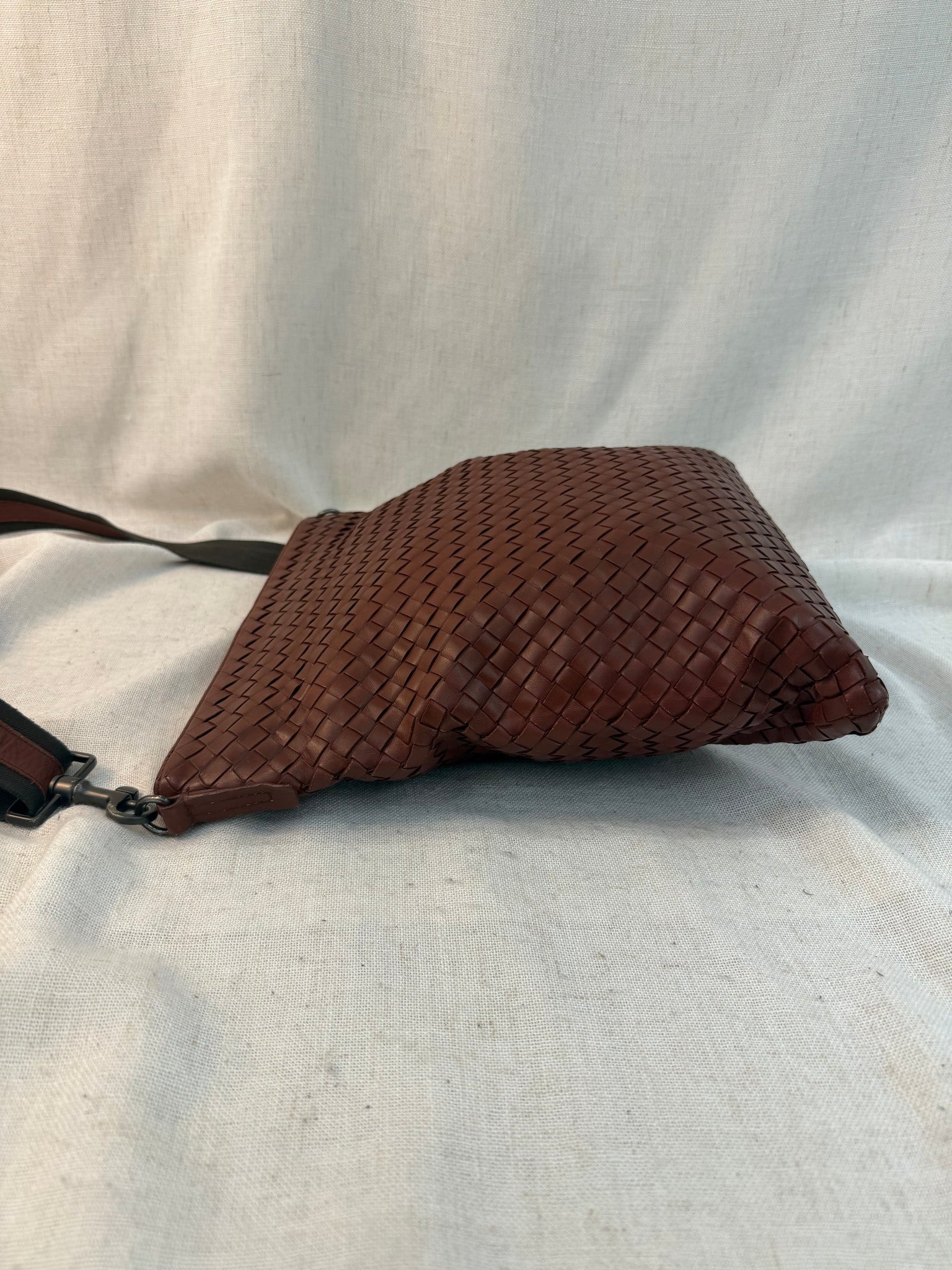 Bottega Veneta Rust Leather Intrecciato Messenger Shoulder Bag