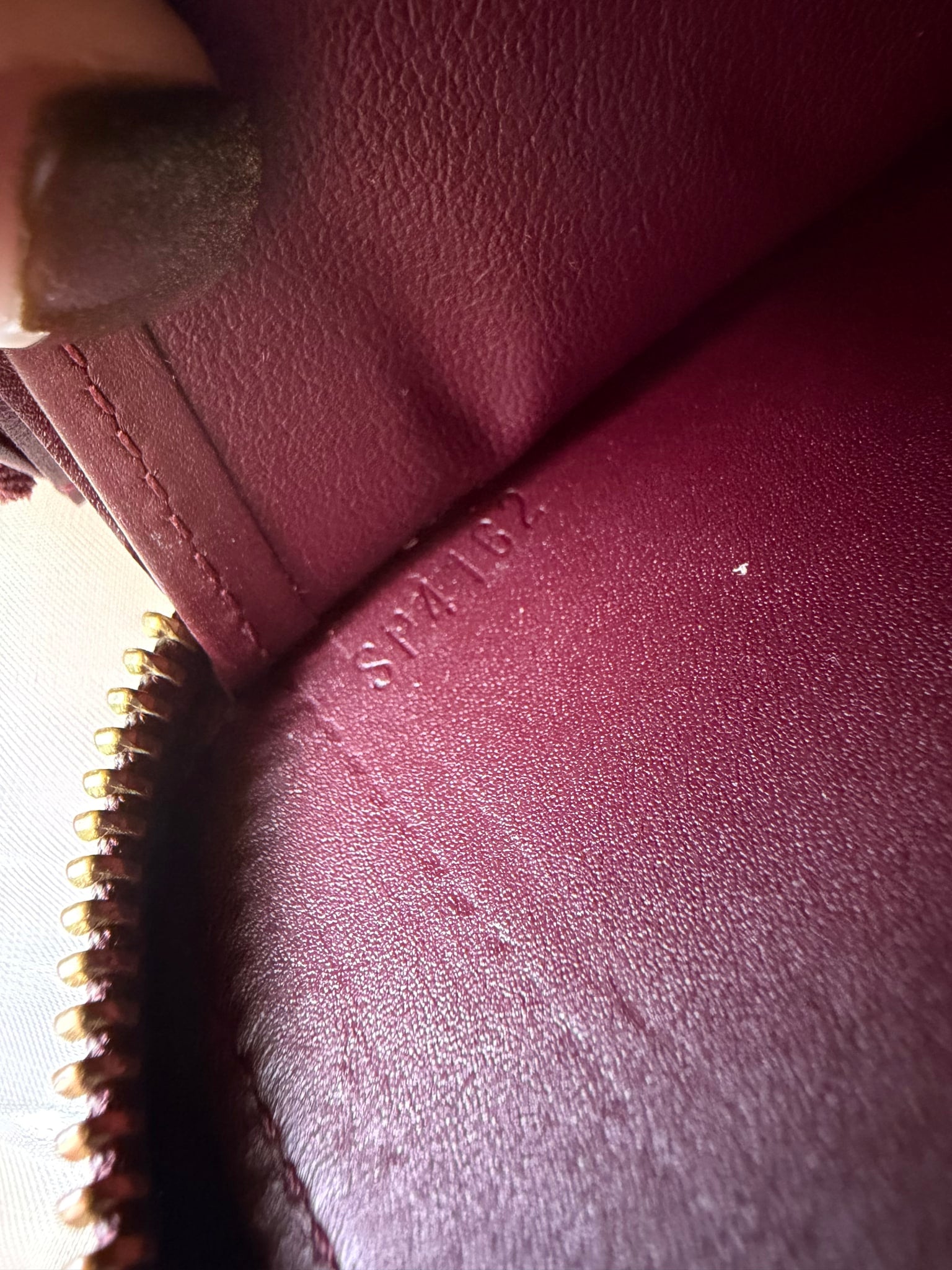 Louis Vuitton Plum Vernis Leather Zippy Wallet