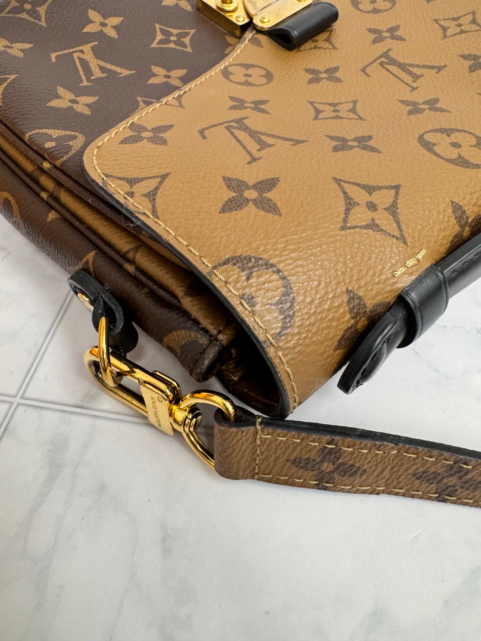 Louis Vuitton Reverse Monogram Pochette Metise