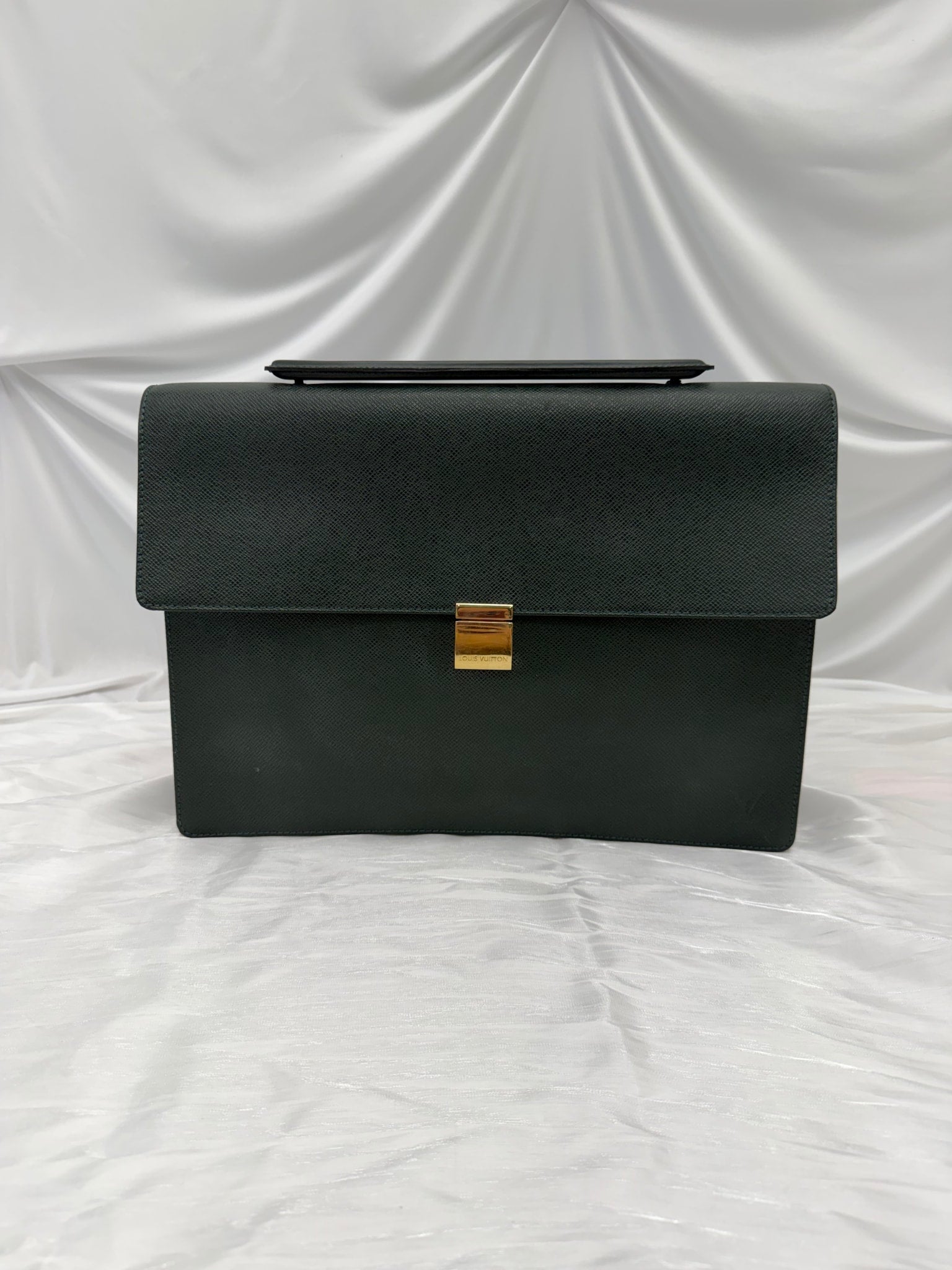 Louis Vuitton Green Tiaga Leather Business Bag