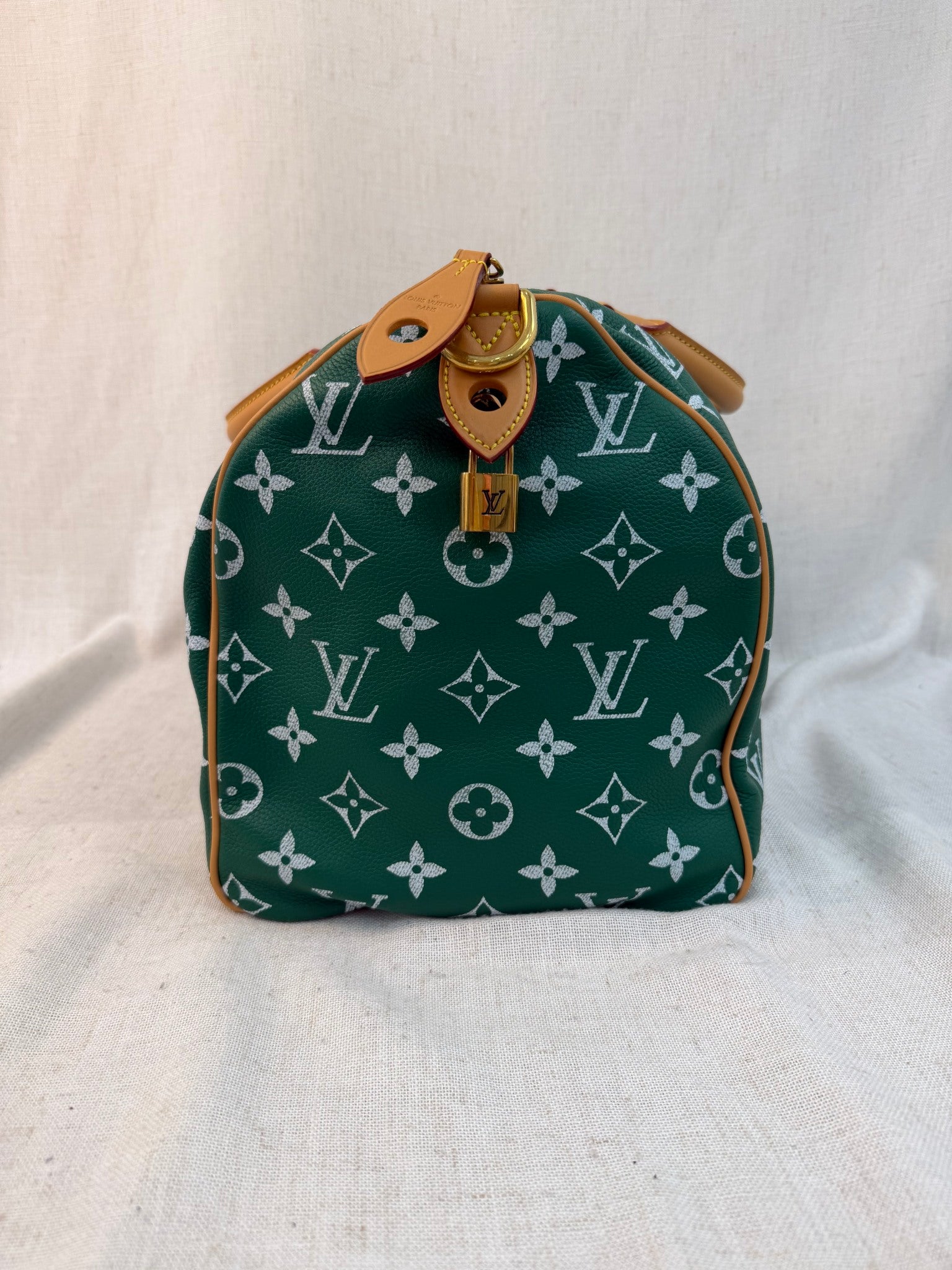BRAND NEW- Louis Vuitton Green Calfskin Speedy P9 Bandouliere 40 Bag