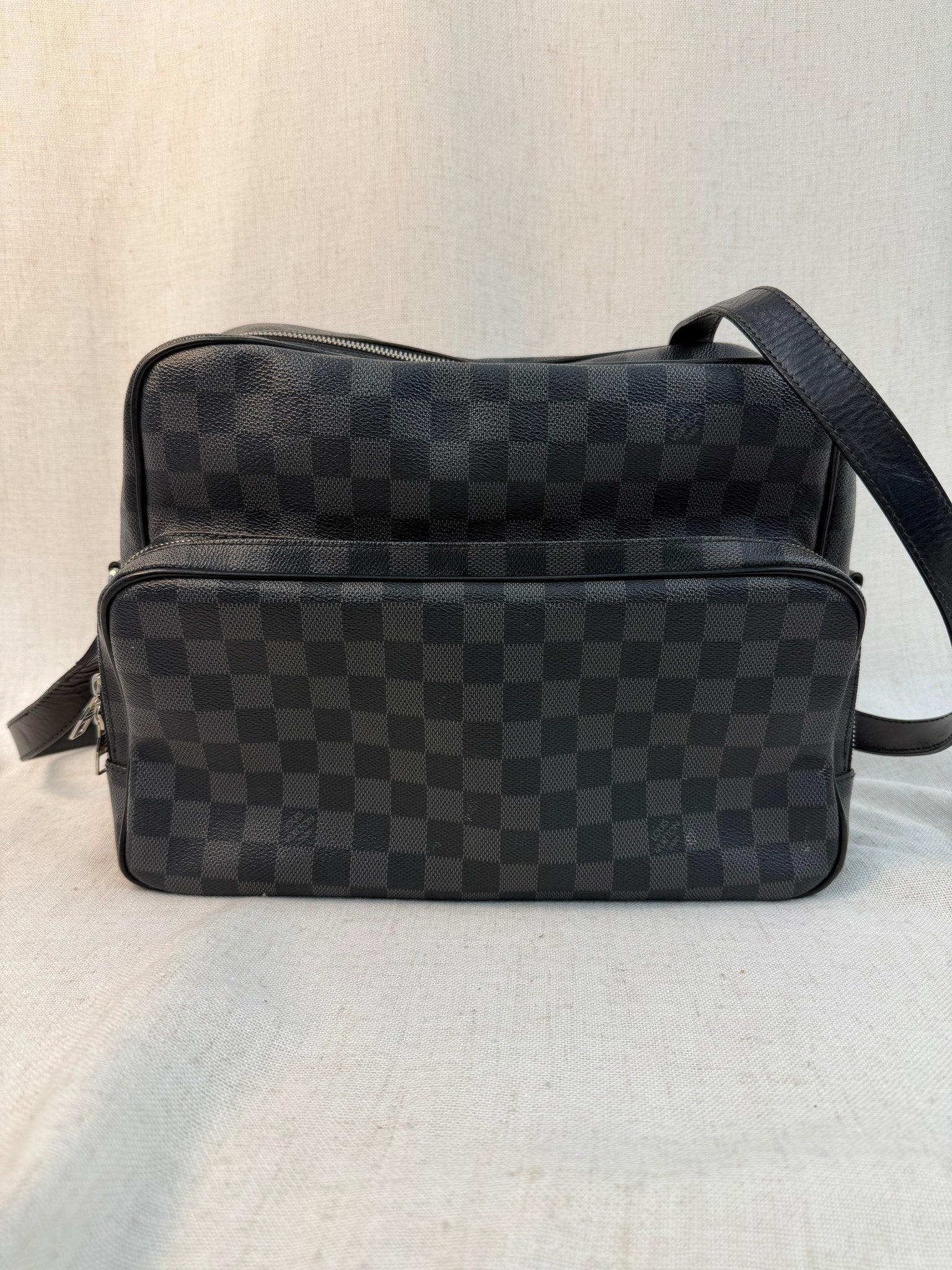 Louis Vuitton Damier Graphite Leoh Messenger Bag