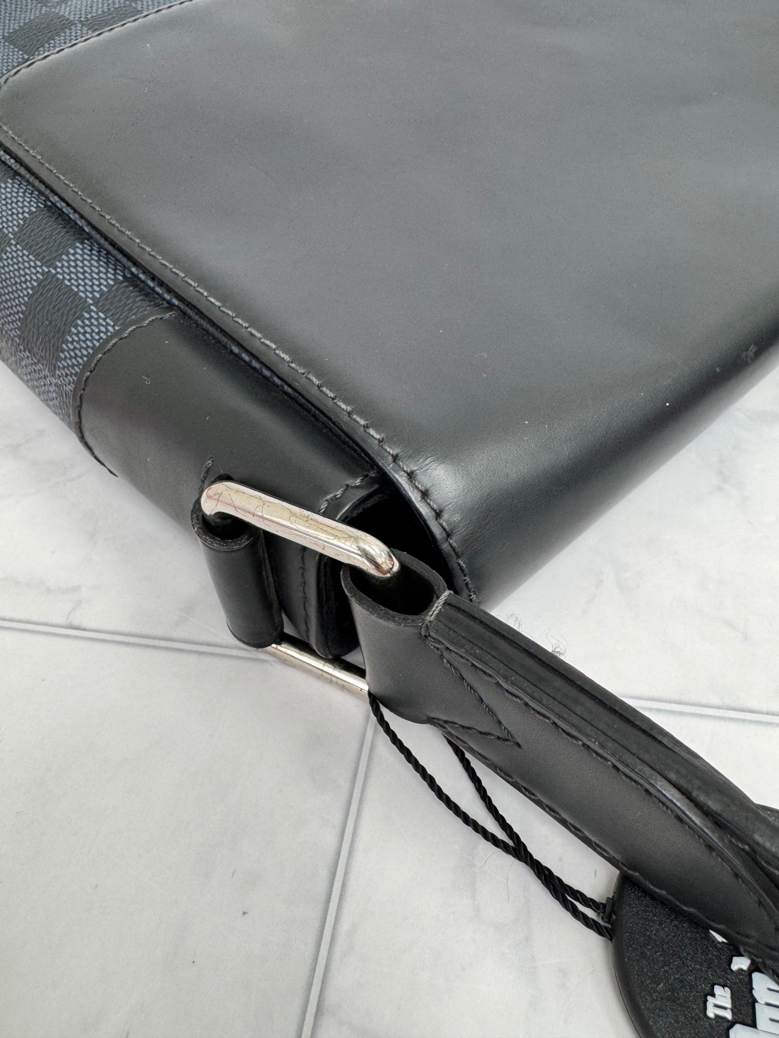Louis Vuitton Damier Cobalt Newport Messenger Bag MM