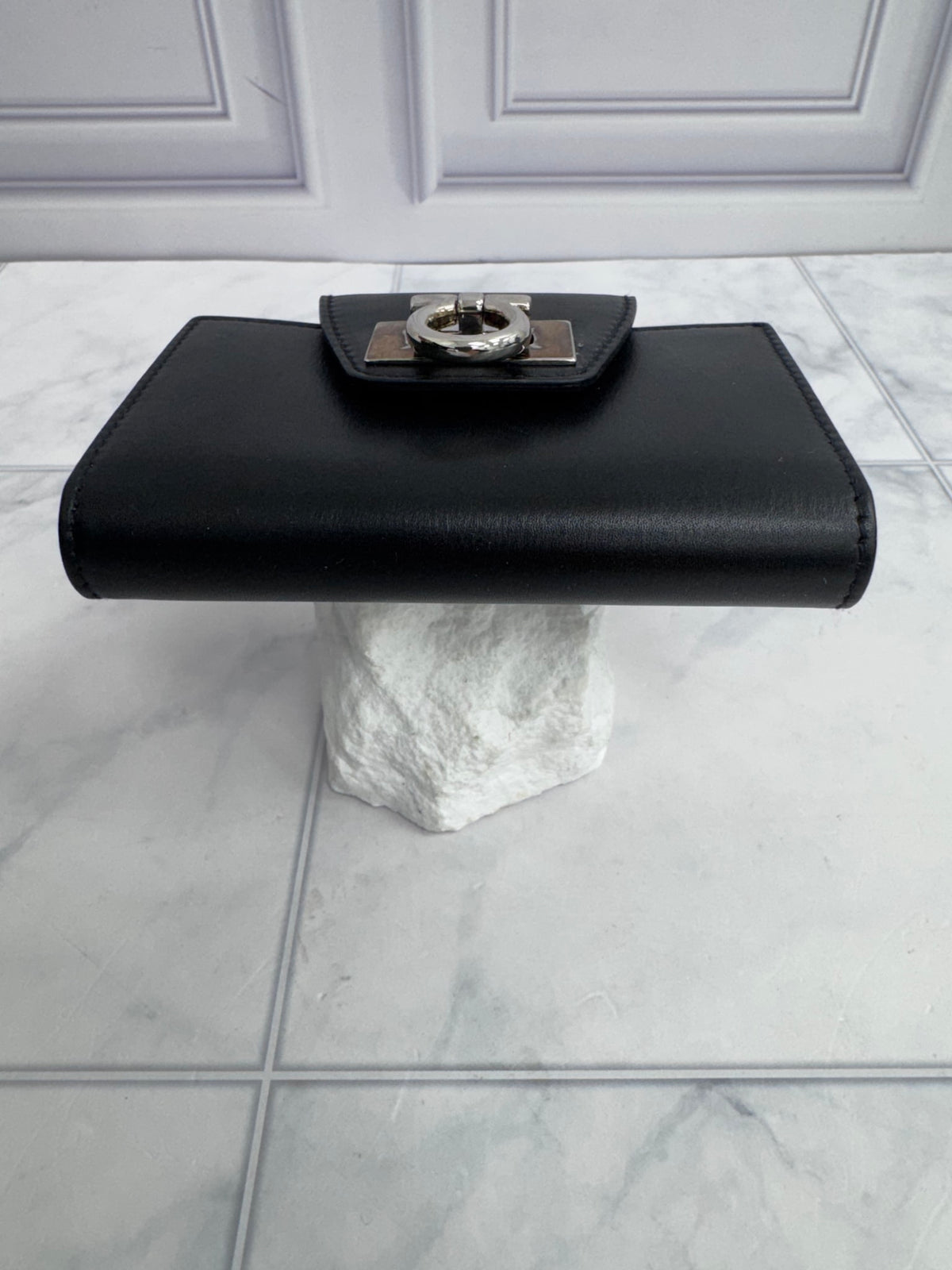 Salvatore Ferragamo Black Leather 6 Ring Key Holder