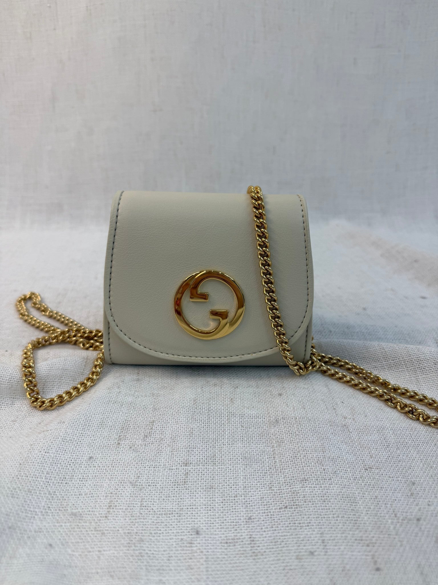LIKE NEW-Gucci Cream Leather Blondie Wallet On Chain Bag