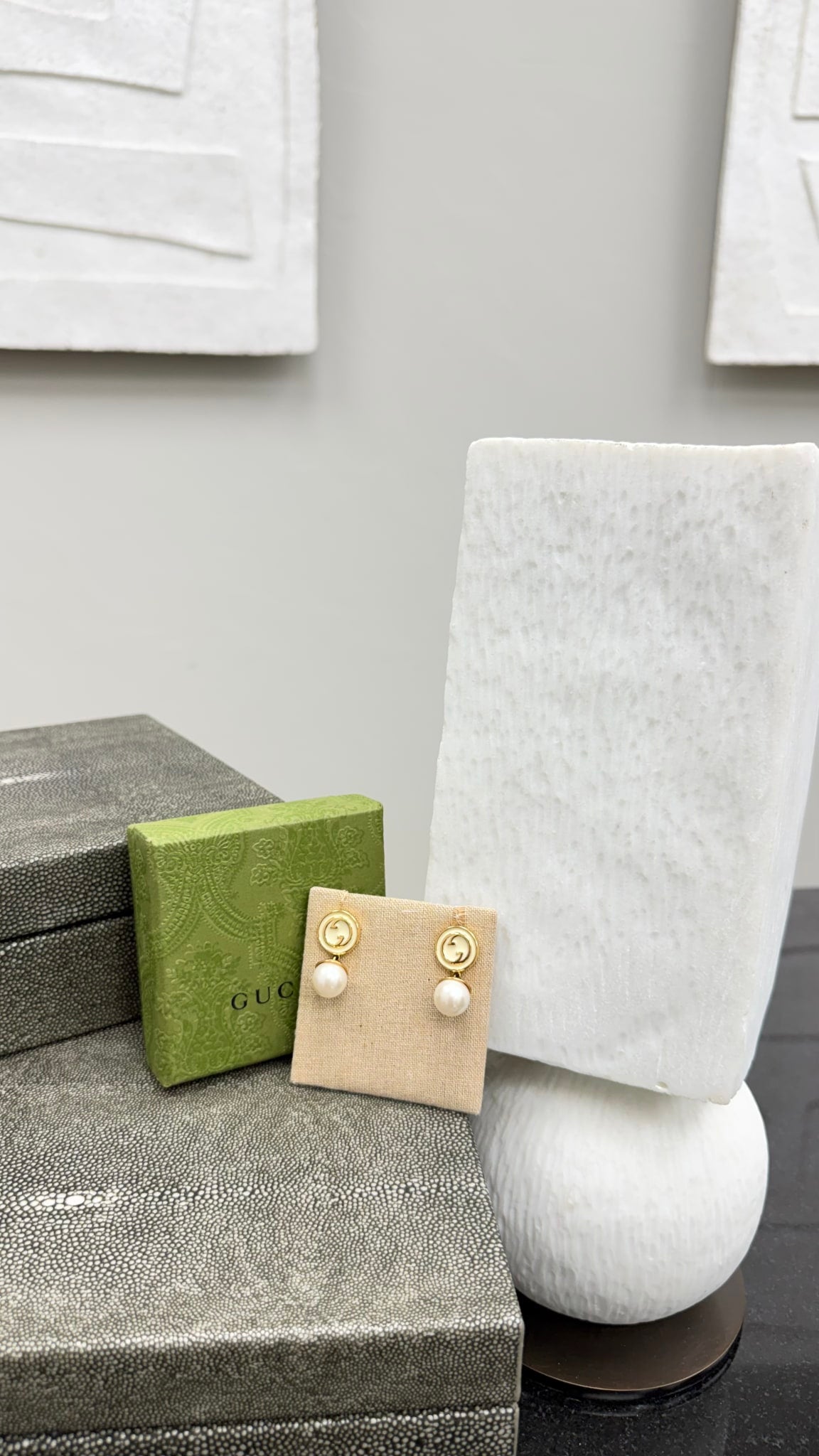 Gucci Gold Toned Metal Blondie Pearl Drop Earrings