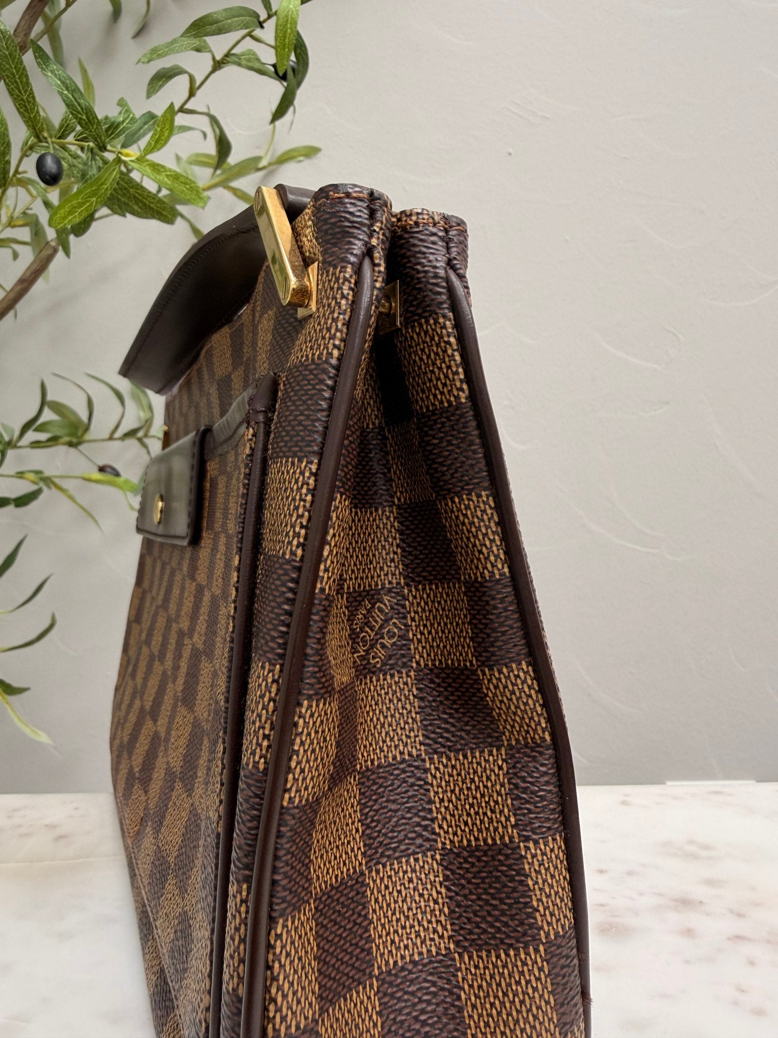 Louis Vuitton Damier Ebene Aubagne Shoulder Bag