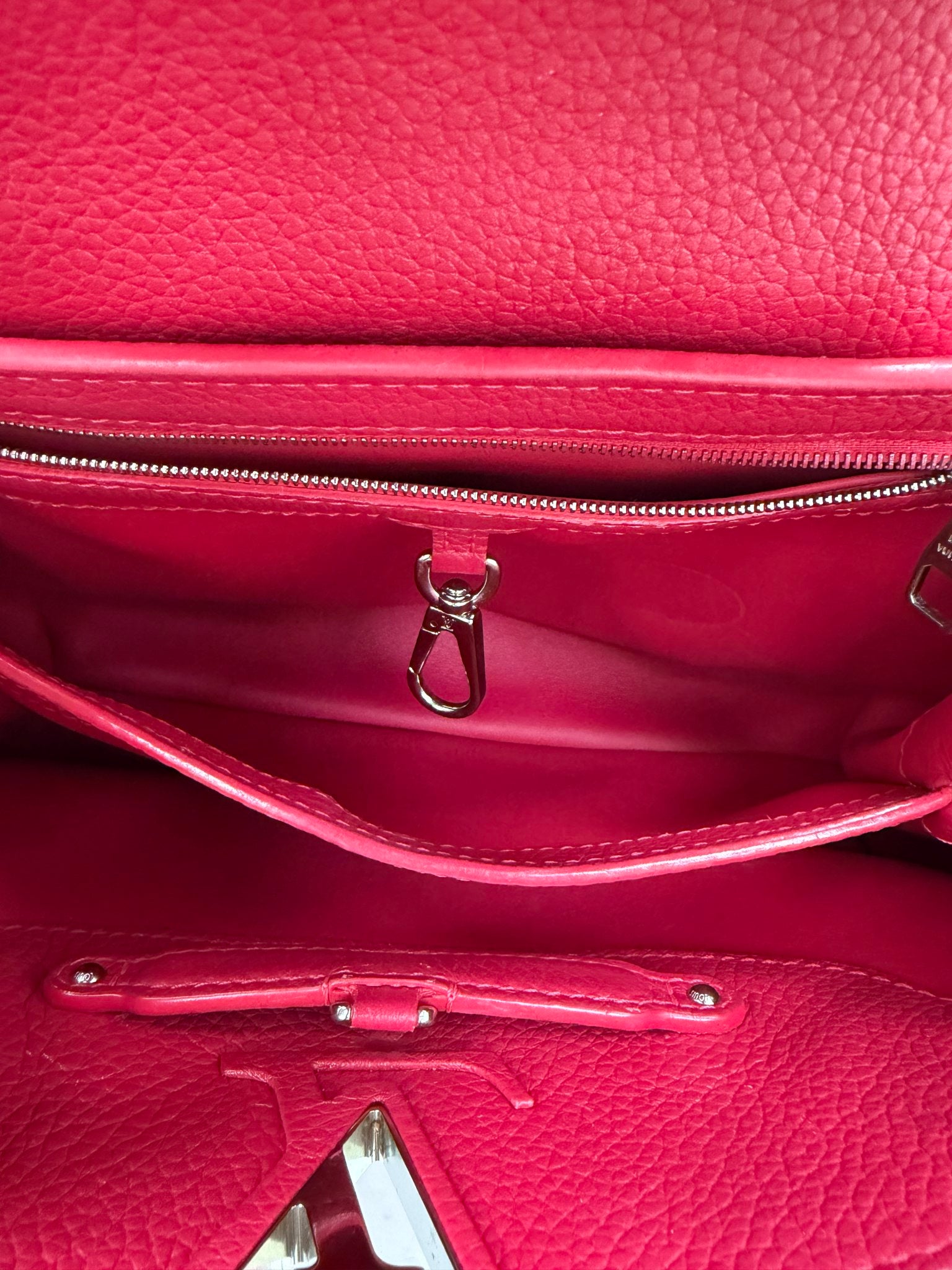 Louis Vuitton Rasberry Taurillon Leather Capucines MM Handbag