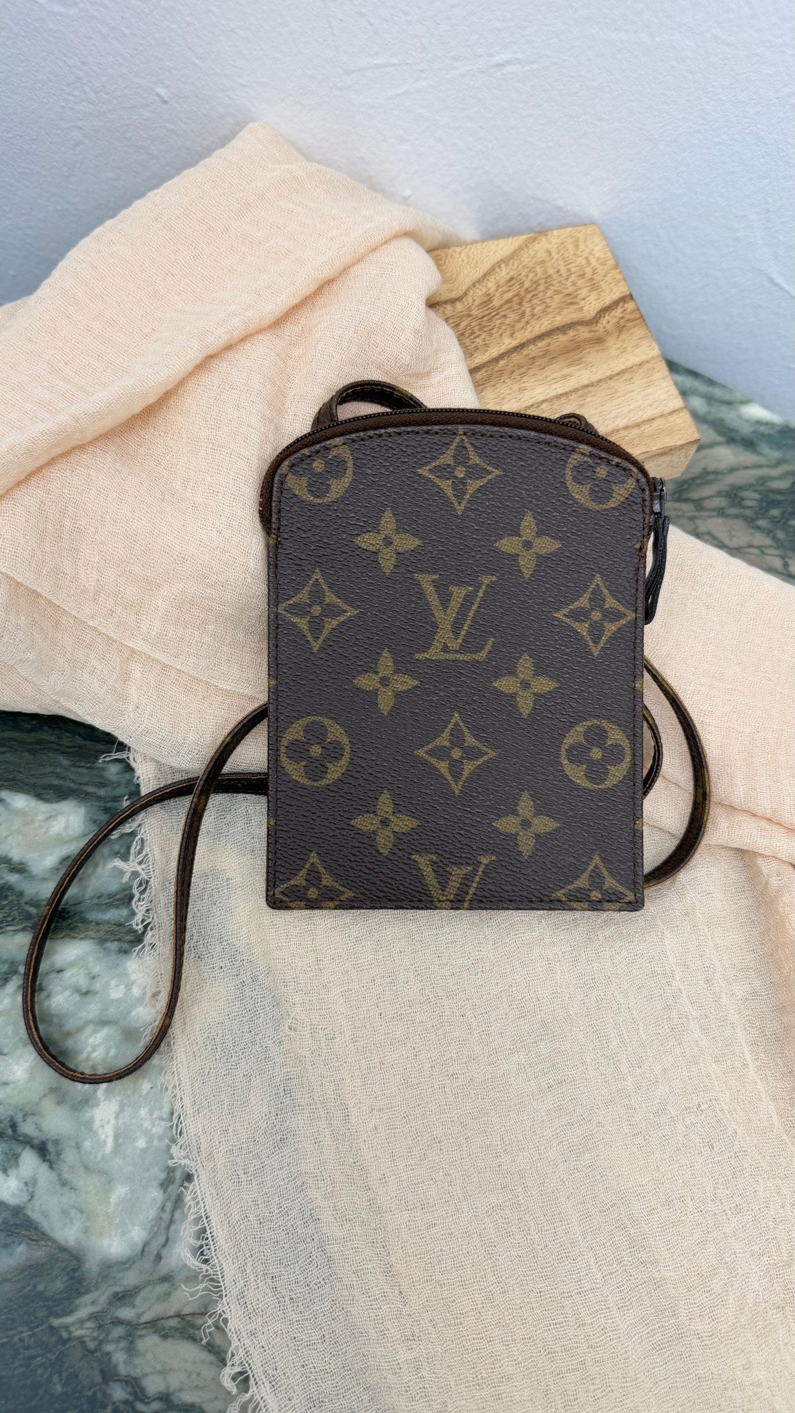 Louis Vuitton Monogram Pochette Secrete Pouch