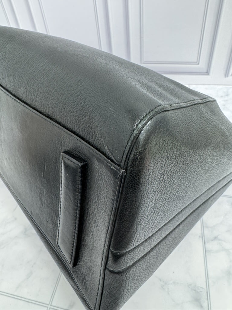Givenchy Black Leather Antigona Medium 2Way Bag