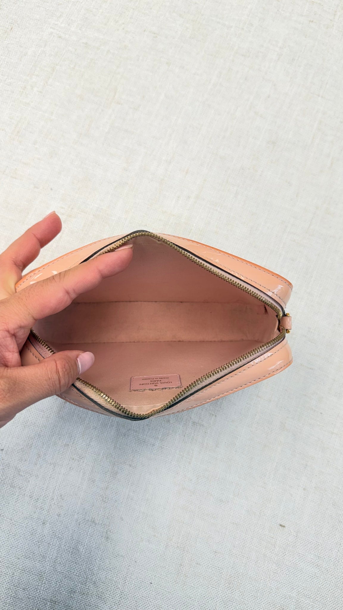 Louis Vuitton Rose Ballerine Monogram Vernis Leather Camera Pouch