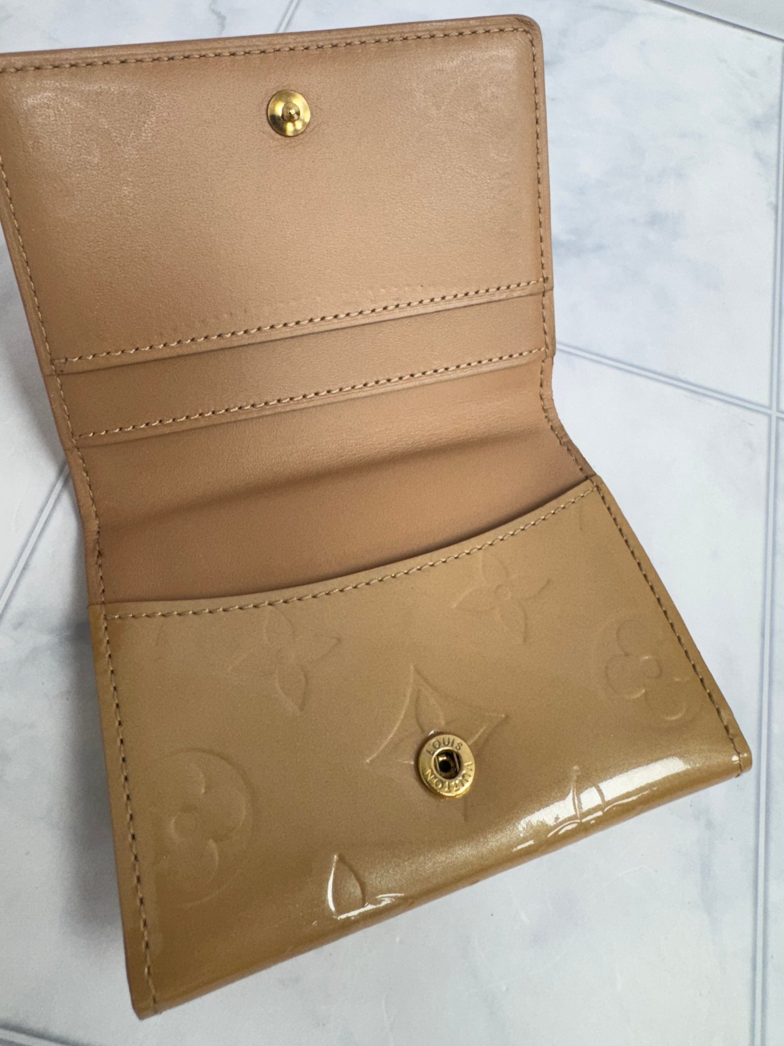 Louis Vuitton Beige Vernis Ludlow Compact Wallet