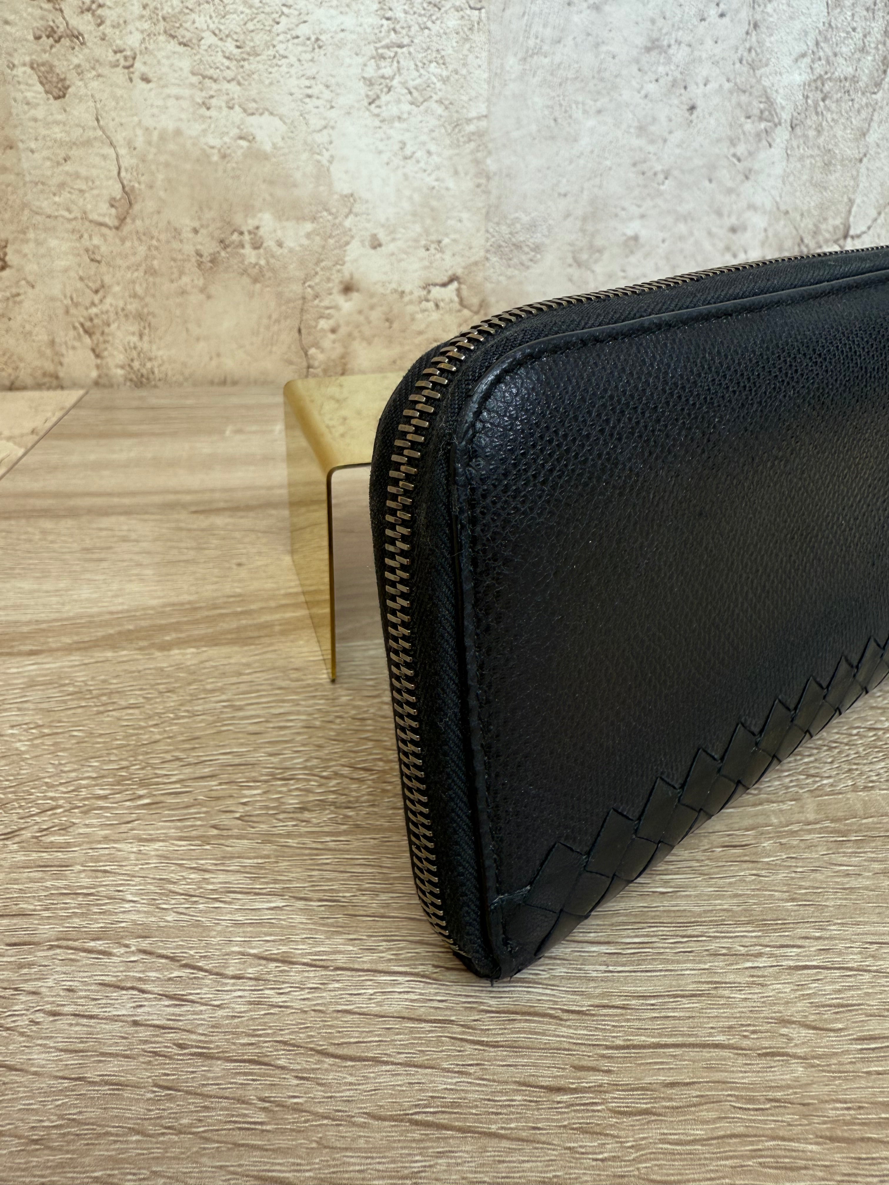 Bottega Veneta Black Leather Zippy Wallet