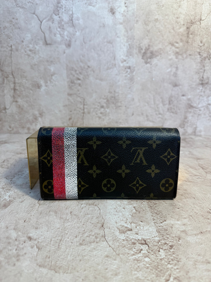 Louis Vuitton Limited Bellhop Monogram Sarah Wallet