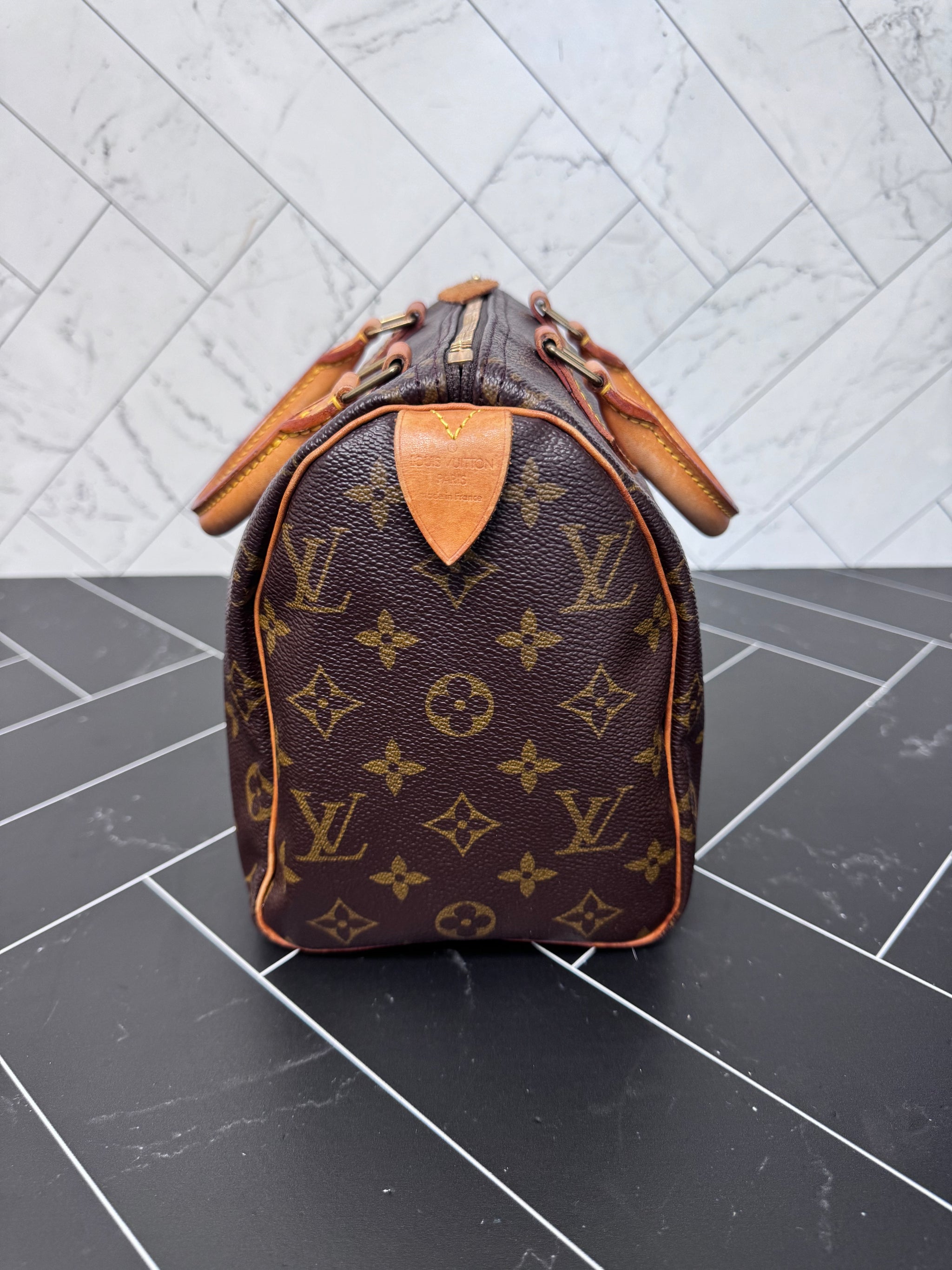 Louis Vuitton Monogram Speedy 25