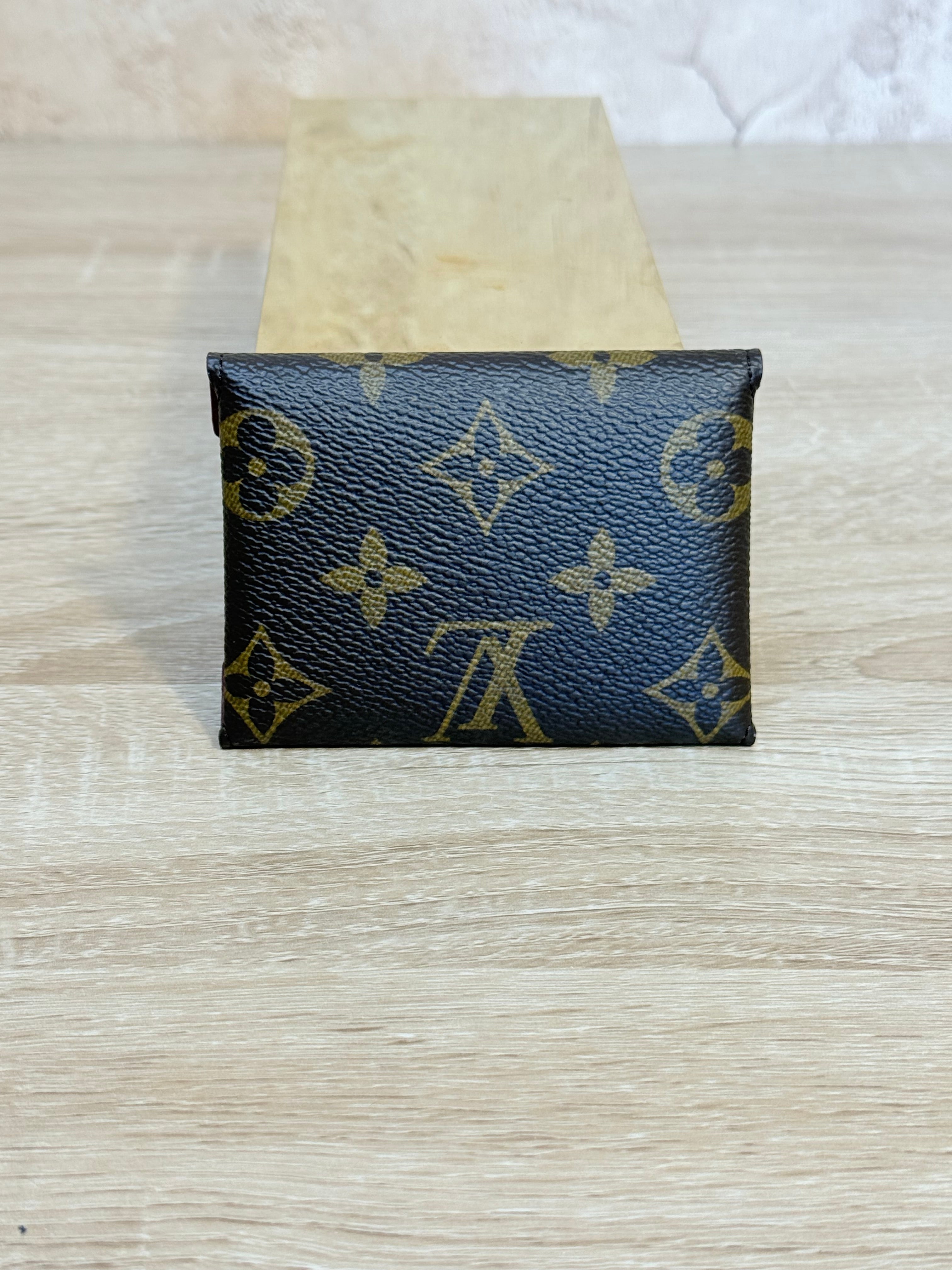 LIKE NEW Louis Vuitton Monogram & Fuchsia Small Kirigami Pouch